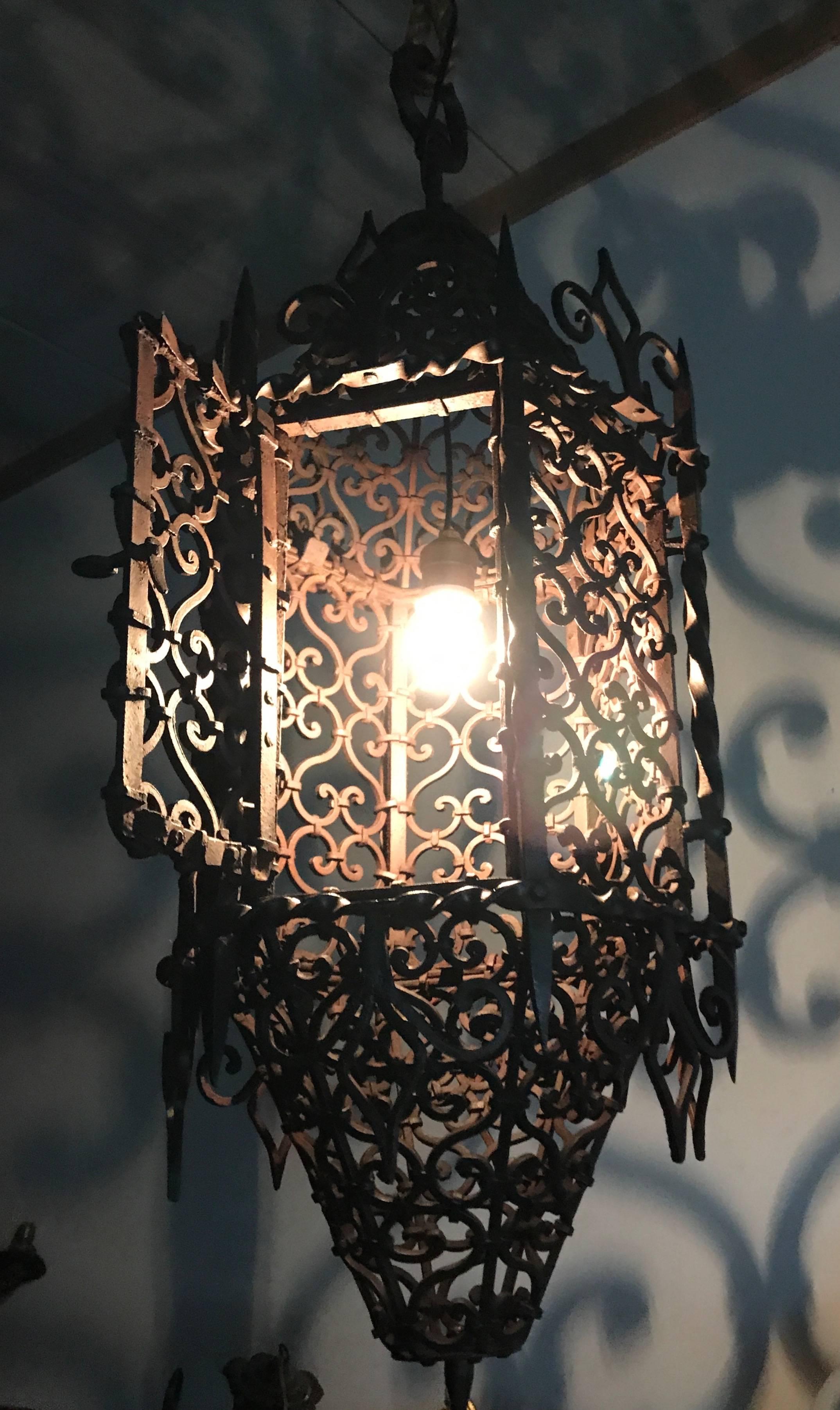 Large Moorish Style Hand crafted Wrought Iron Porch Lantern Wall Pendant Light 2