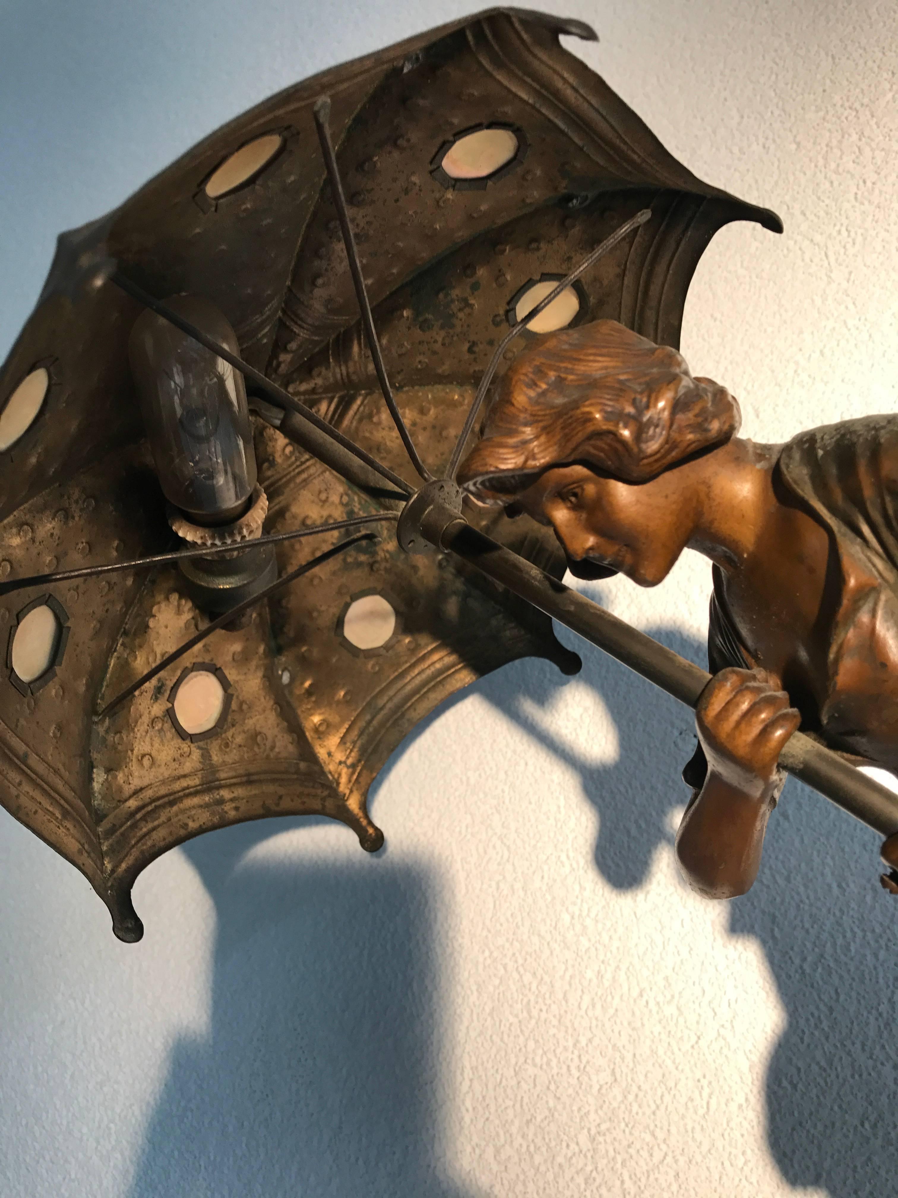 lady with umbrella lamp