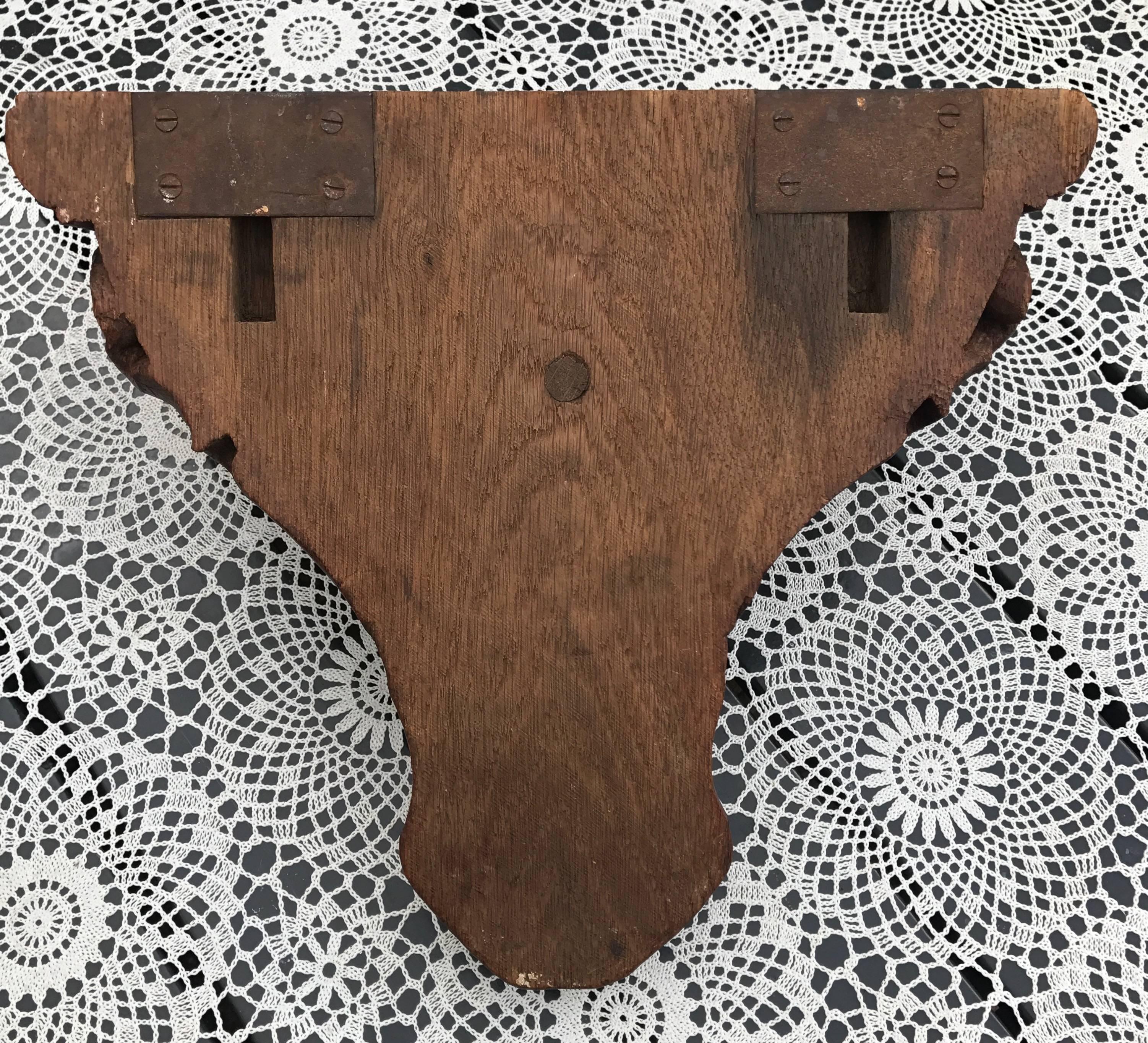 Wonderful and deeply carved Gothic Revival Bracket.

This all handcrafted, Gothic Revival wall bracket has the most wonderful shape and patina. The organic shape and the natural flowing of the deeply carved, acanthus leafs is an absolute joy to