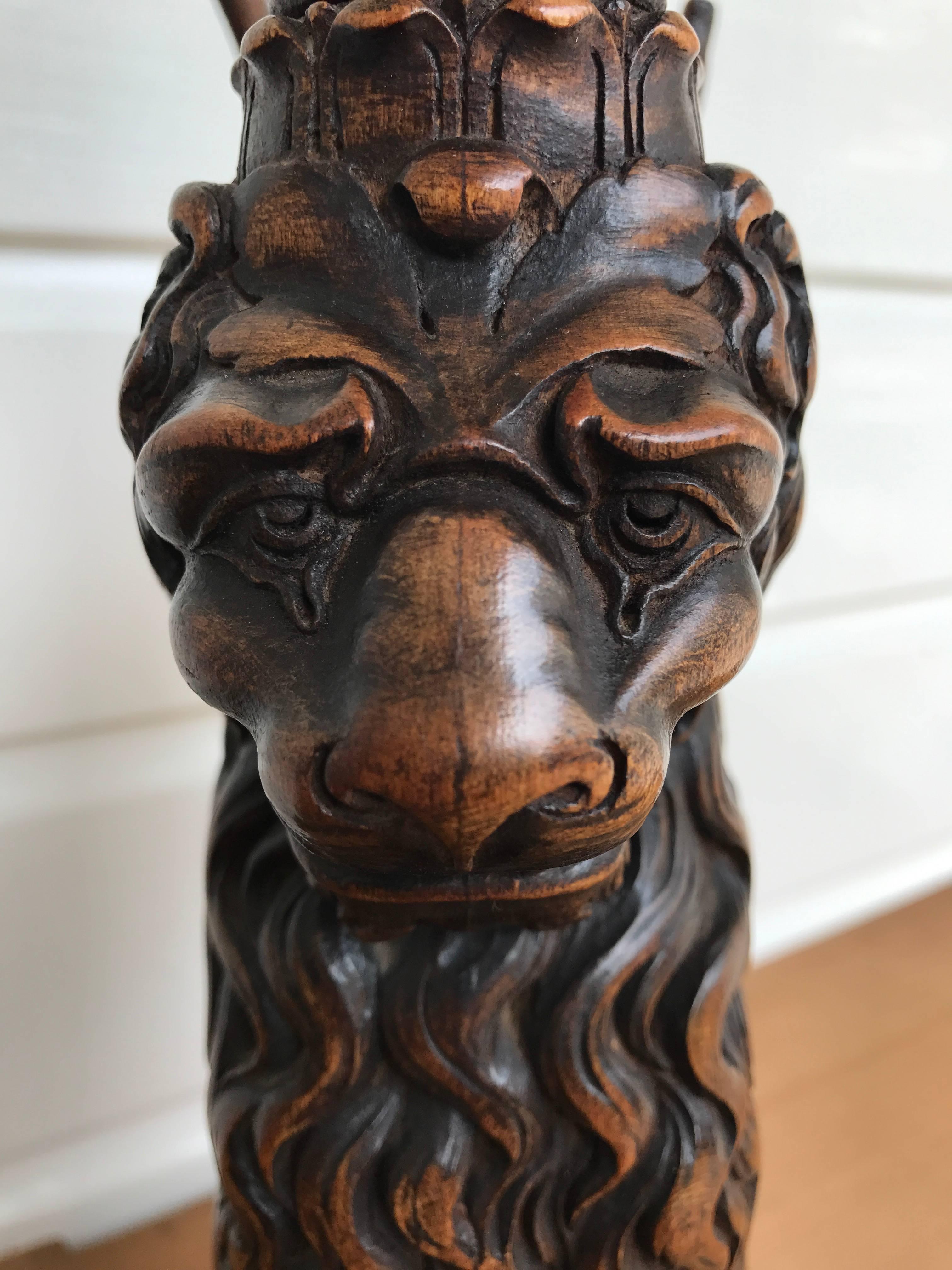 Hand-Carved Italian Desk or Table Lamp with Carved Wood Lion Sculpture on Marble Base