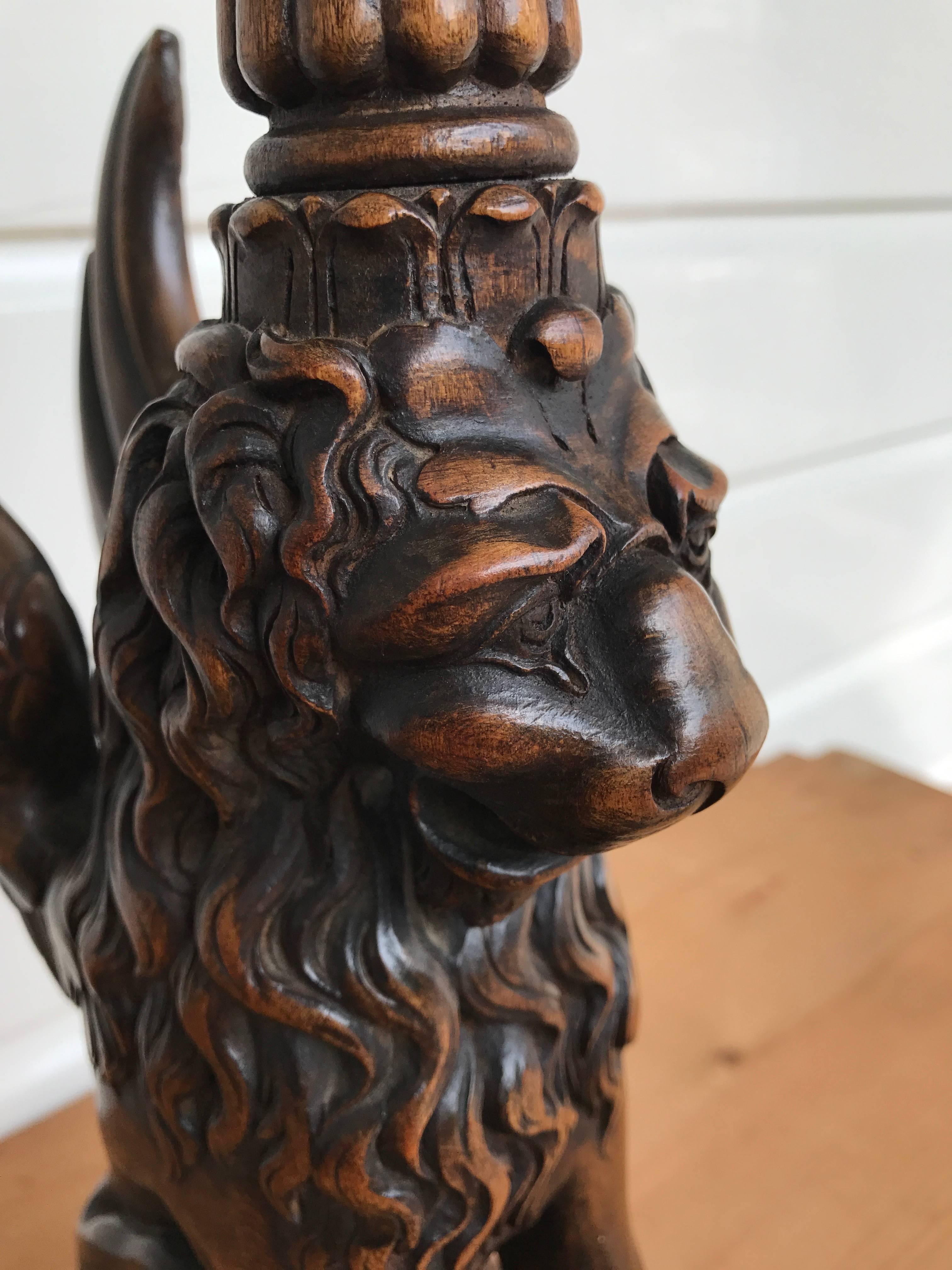 Italian Desk or Table Lamp with Carved Wood Lion Sculpture on Marble Base 1