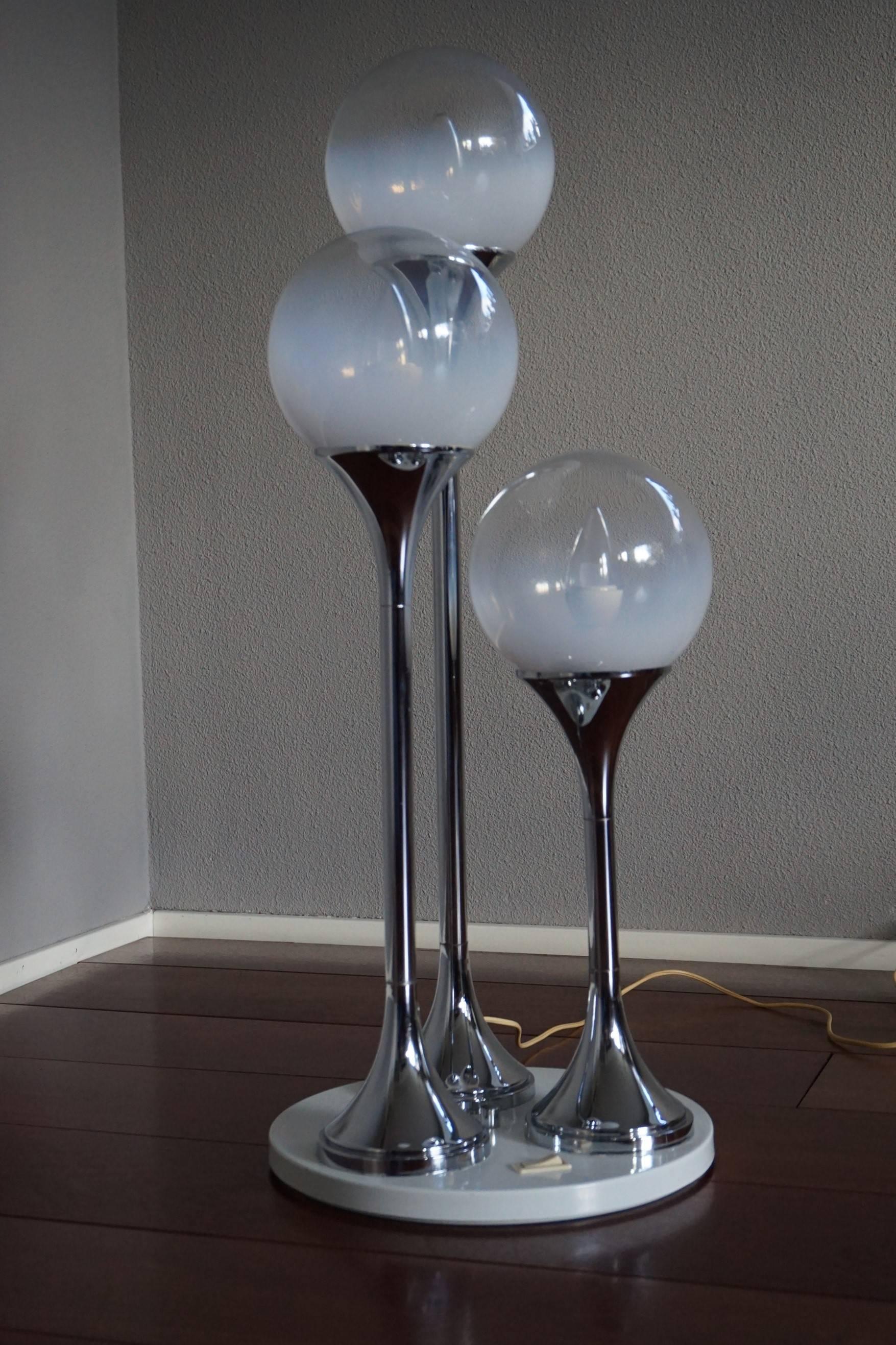 20th Century Mid-Century Modern Metal and Glass Italian Targetti Sankey Table and Floor Light For Sale