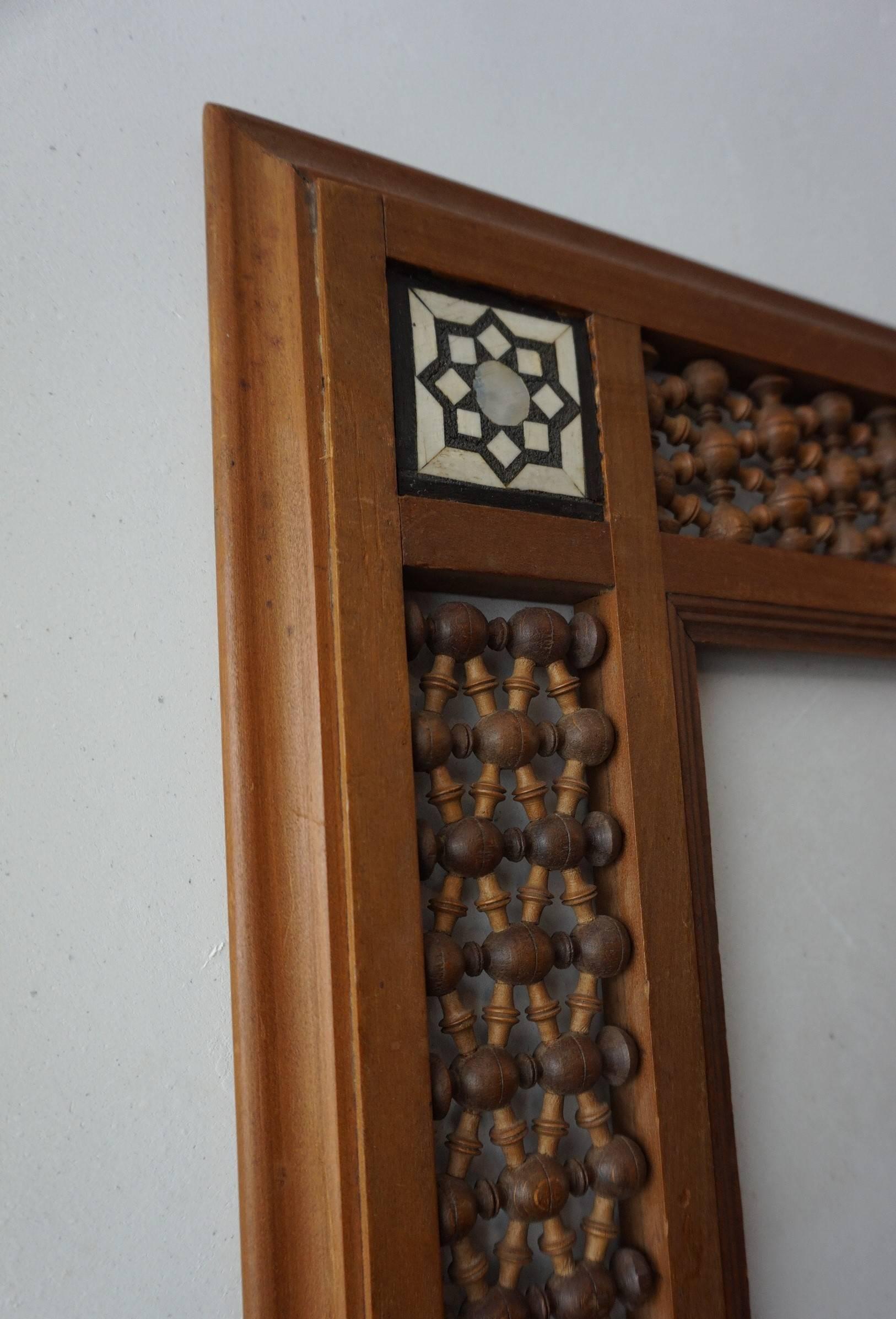 Rare Early 20th Century Handcrafted Set of Moorish Arabic Inlaid Picture Frames In Good Condition In Lisse, NL