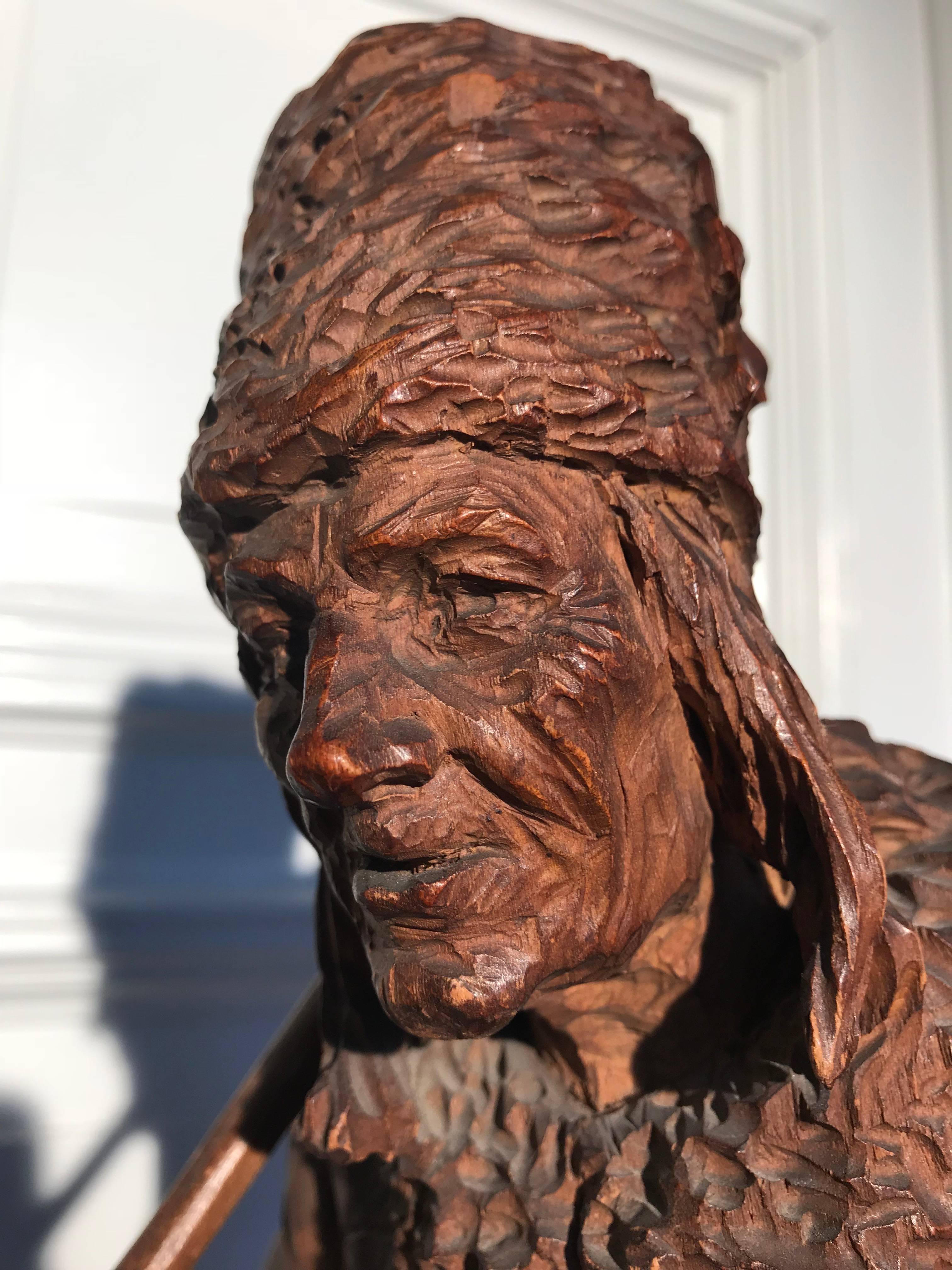 20ième siècle Antiquities & Amazing Antiques Quality Hand Carved Wood Sculpture / Pilgrim Traveler Statue en vente
