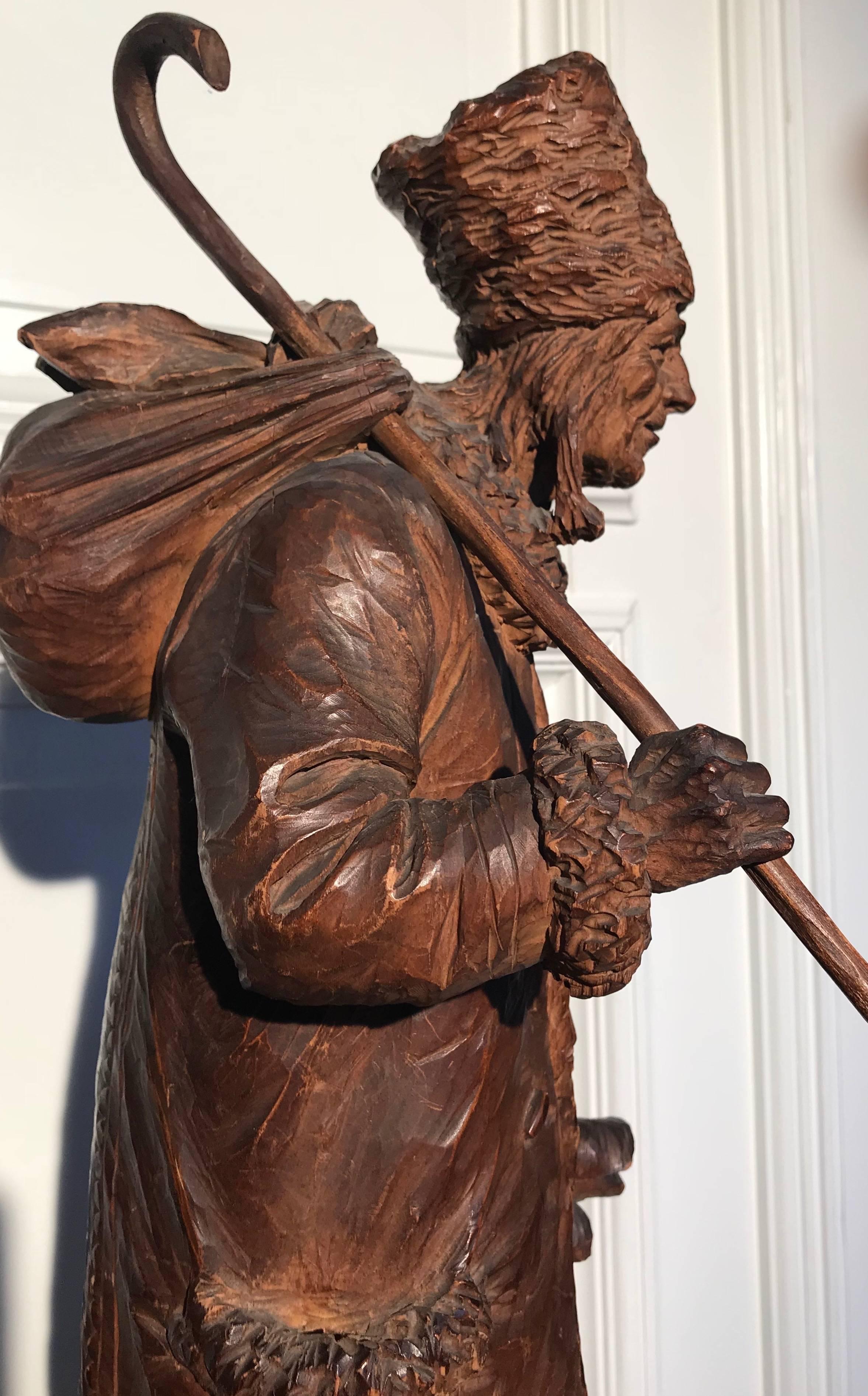 Antique & Amazing Quality Hand Carved Wood Sculpture / Pilgrim Traveler Statue In Good Condition For Sale In Lisse, NL