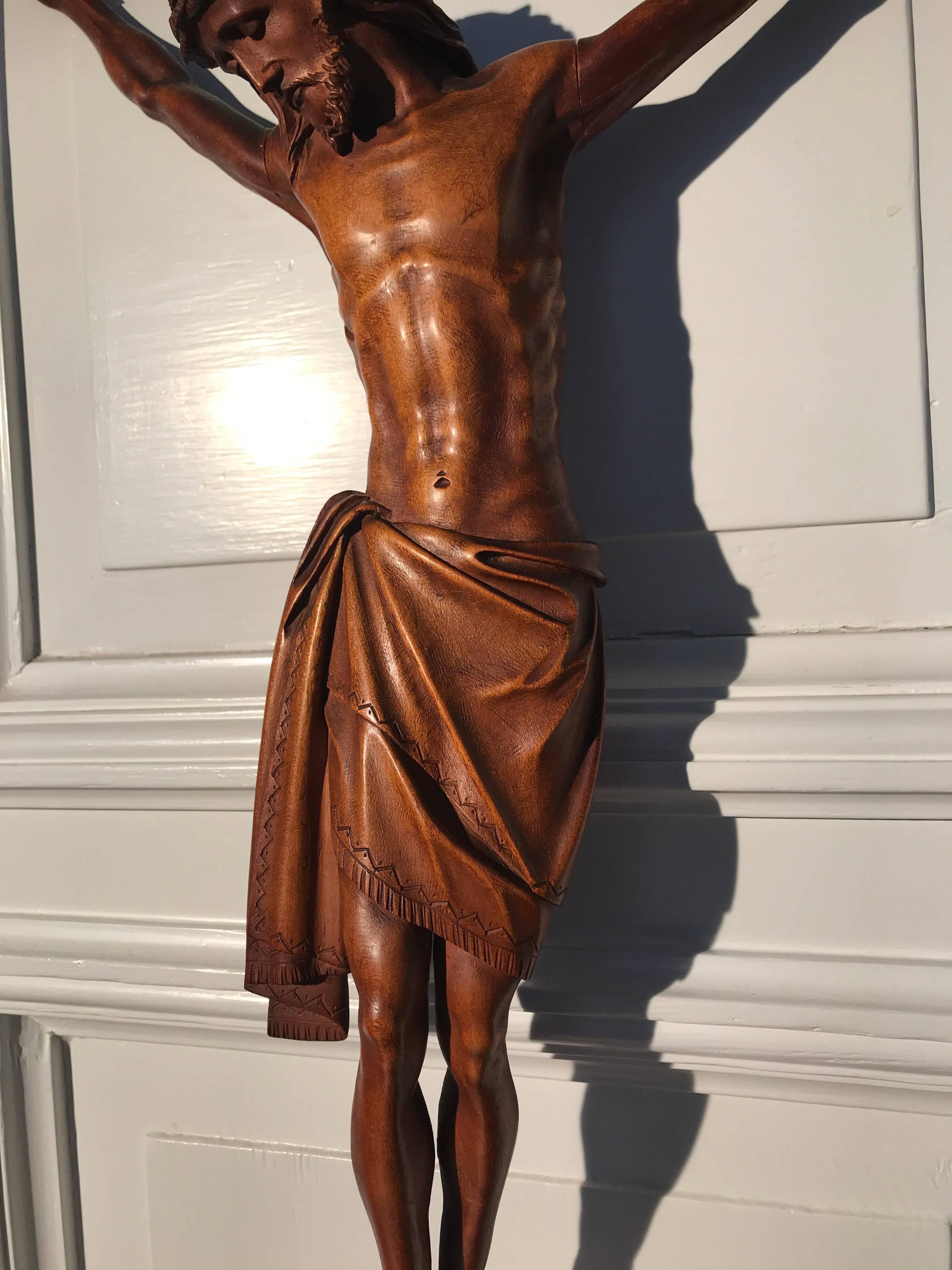 Early 1900s Finest Handcarved Wood Corpus of Christ Sculpture for Wall Mounting 5