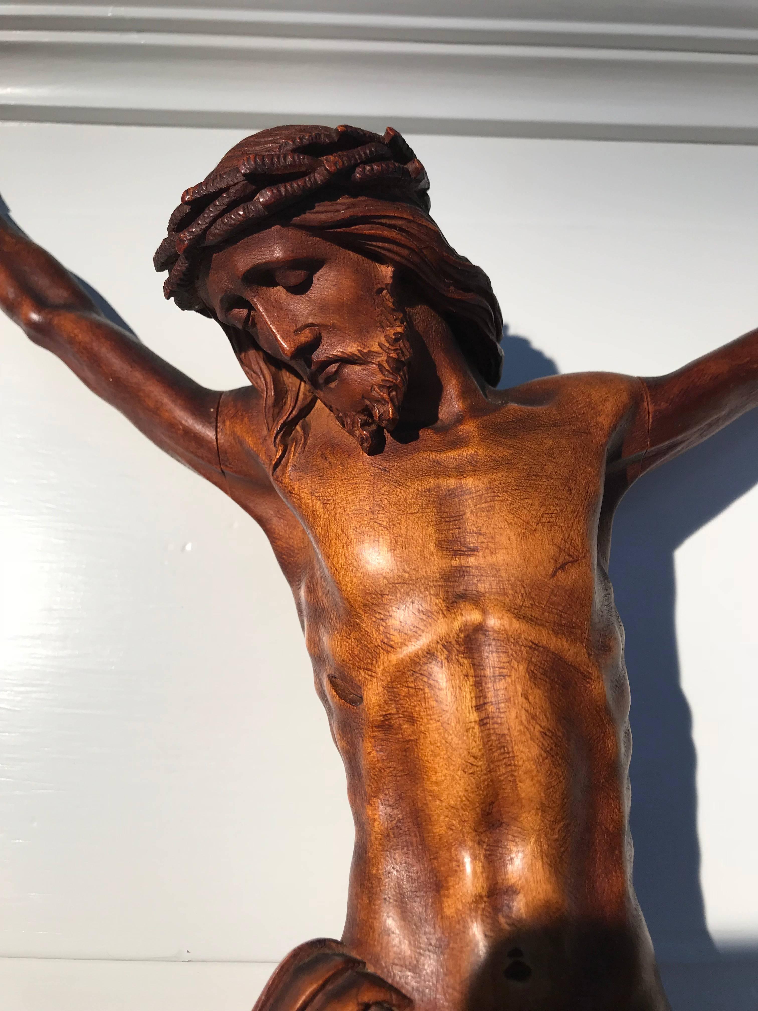 Early 1900s Finest Handcarved Wood Corpus of Christ Sculpture for Wall Mounting 7