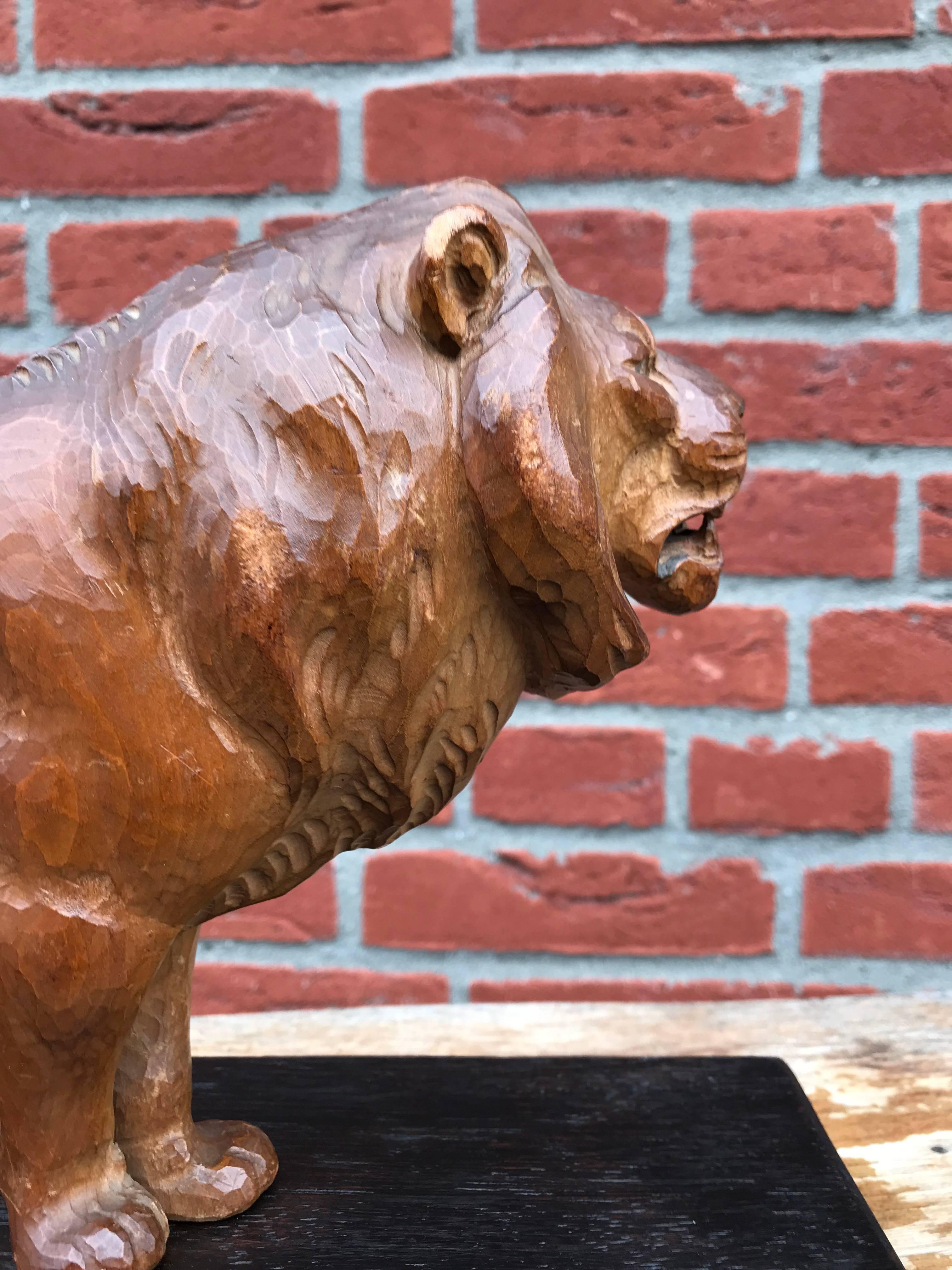 Early 20th Century Hand-Carved Lion Sculpture Statue on Base, King of the Jungle For Sale 9