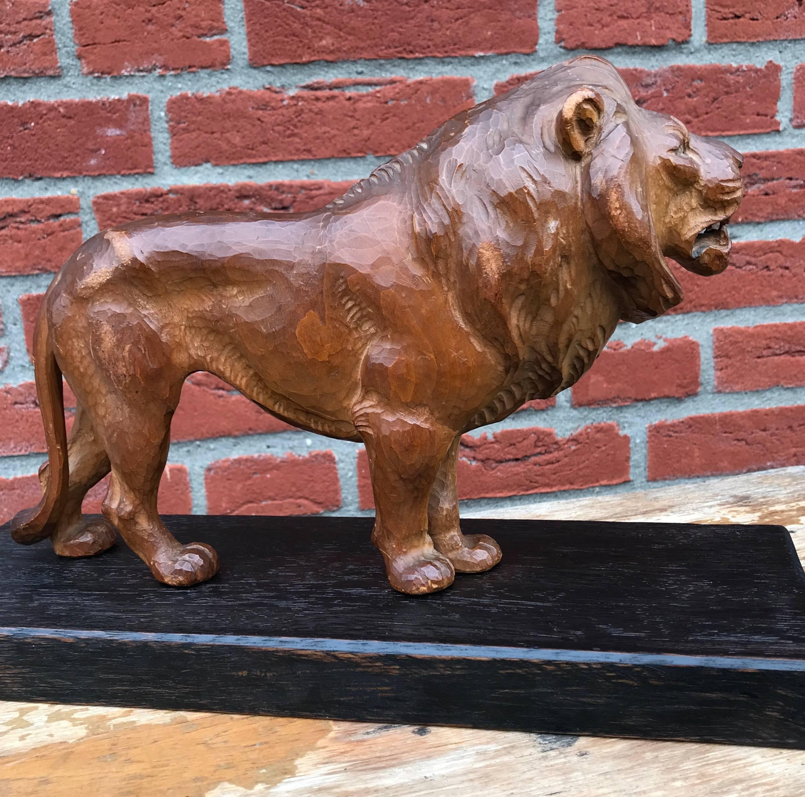 Early 20th Century Hand-Carved Lion Sculpture Statue on Base, King of the Jungle For Sale 12