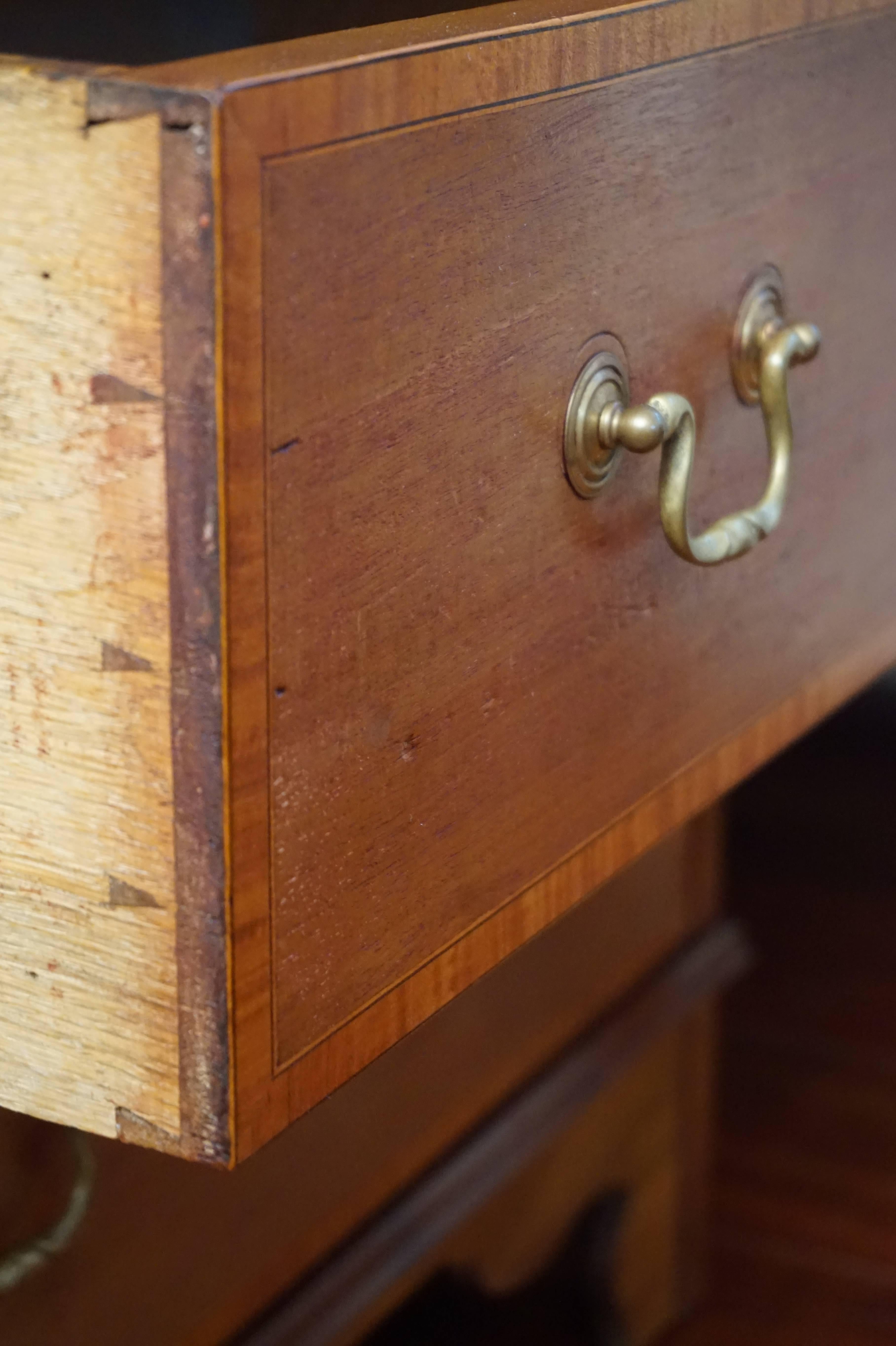 Antique Walnut Secretaire Ladies Desk by Pioneer of Liverpool w. Inlaid Shell  In Good Condition For Sale In Lisse, NL