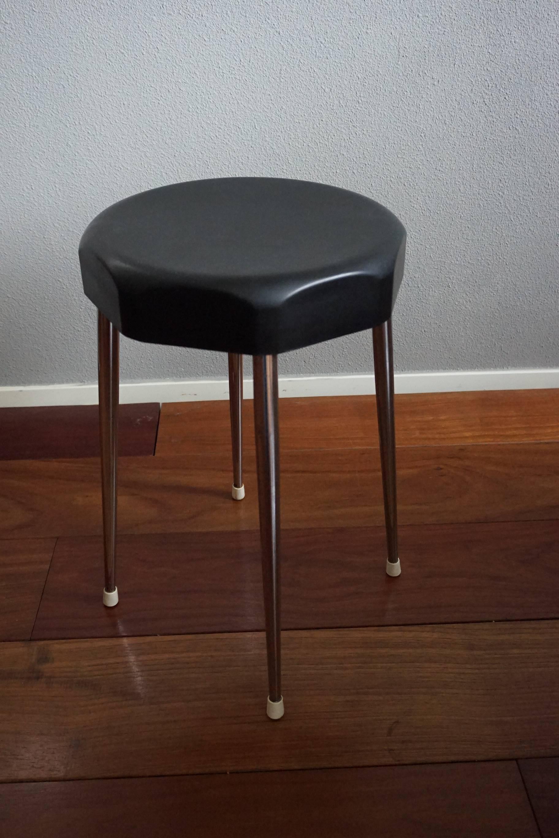 Midcentury Design Stool Chrome Legs and Bakelite Seat Great Shape and Condition In Good Condition In Lisse, NL