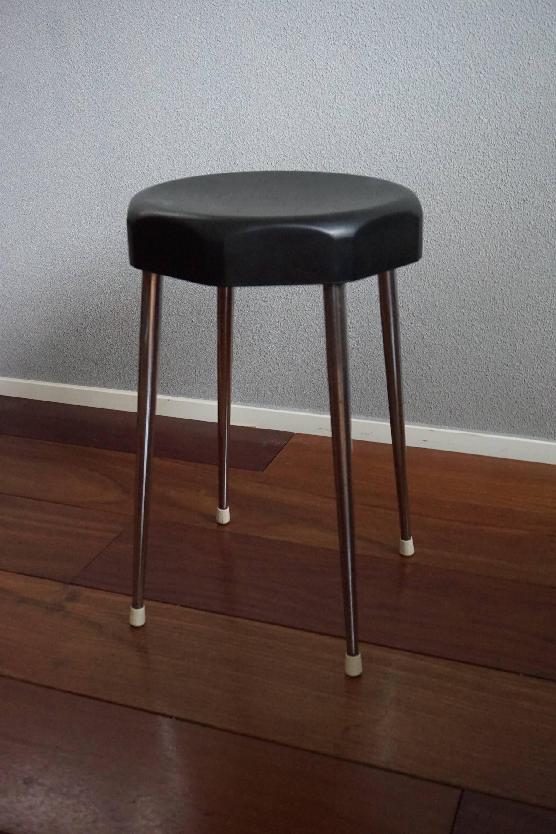 Midcentury Design Stool Chrome Legs and Bakelite Seat Great Shape and Condition 3