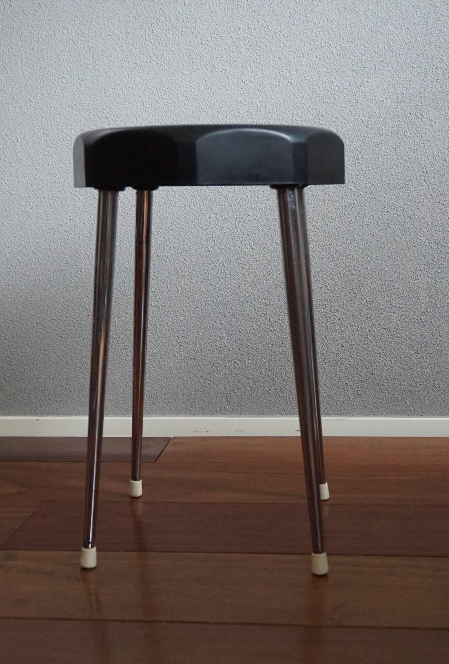 20th Century Midcentury Design Stool Chrome Legs and Bakelite Seat Great Shape and Condition