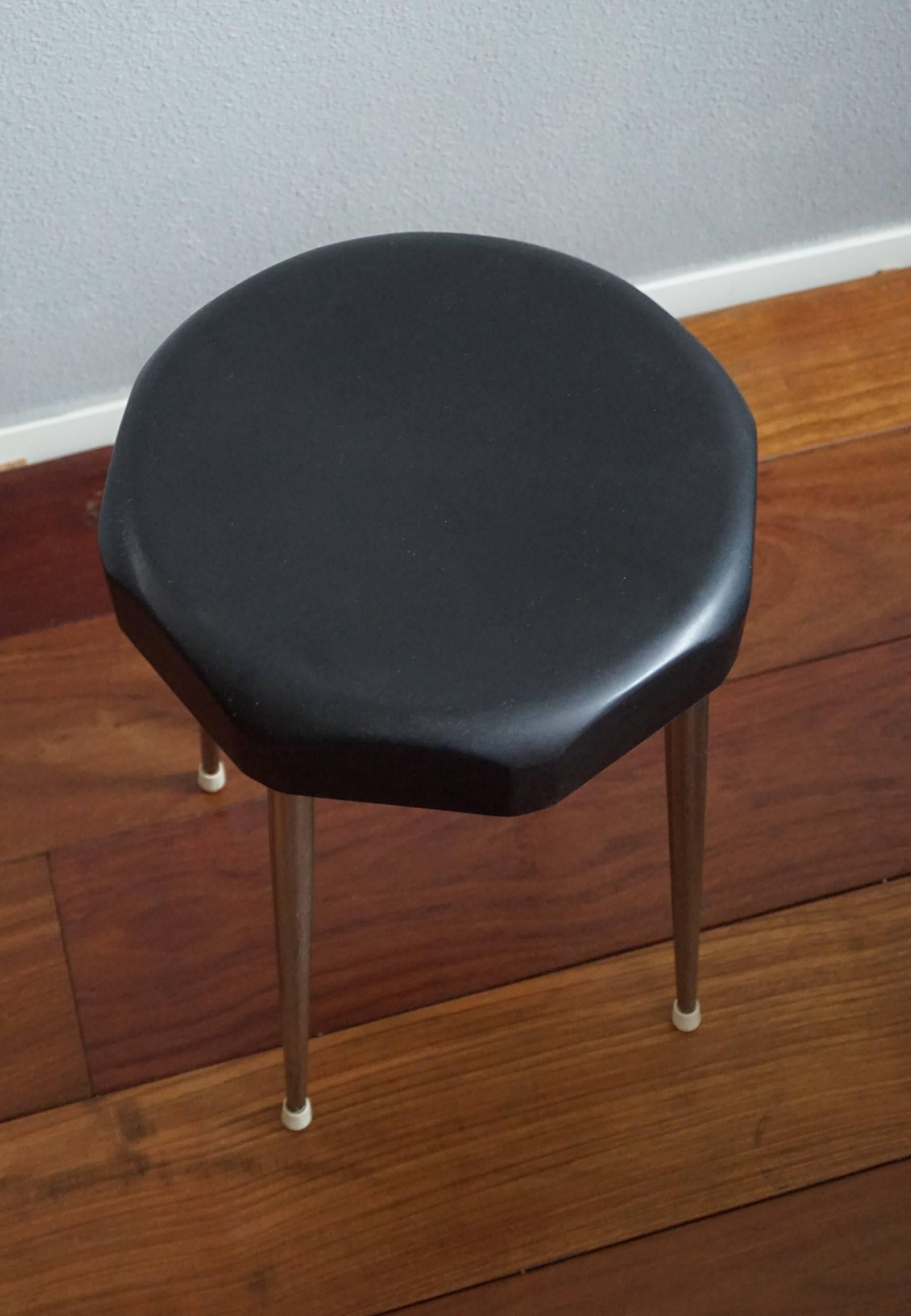 Midcentury Design Stool Chrome Legs and Bakelite Seat Great Shape and Condition 2