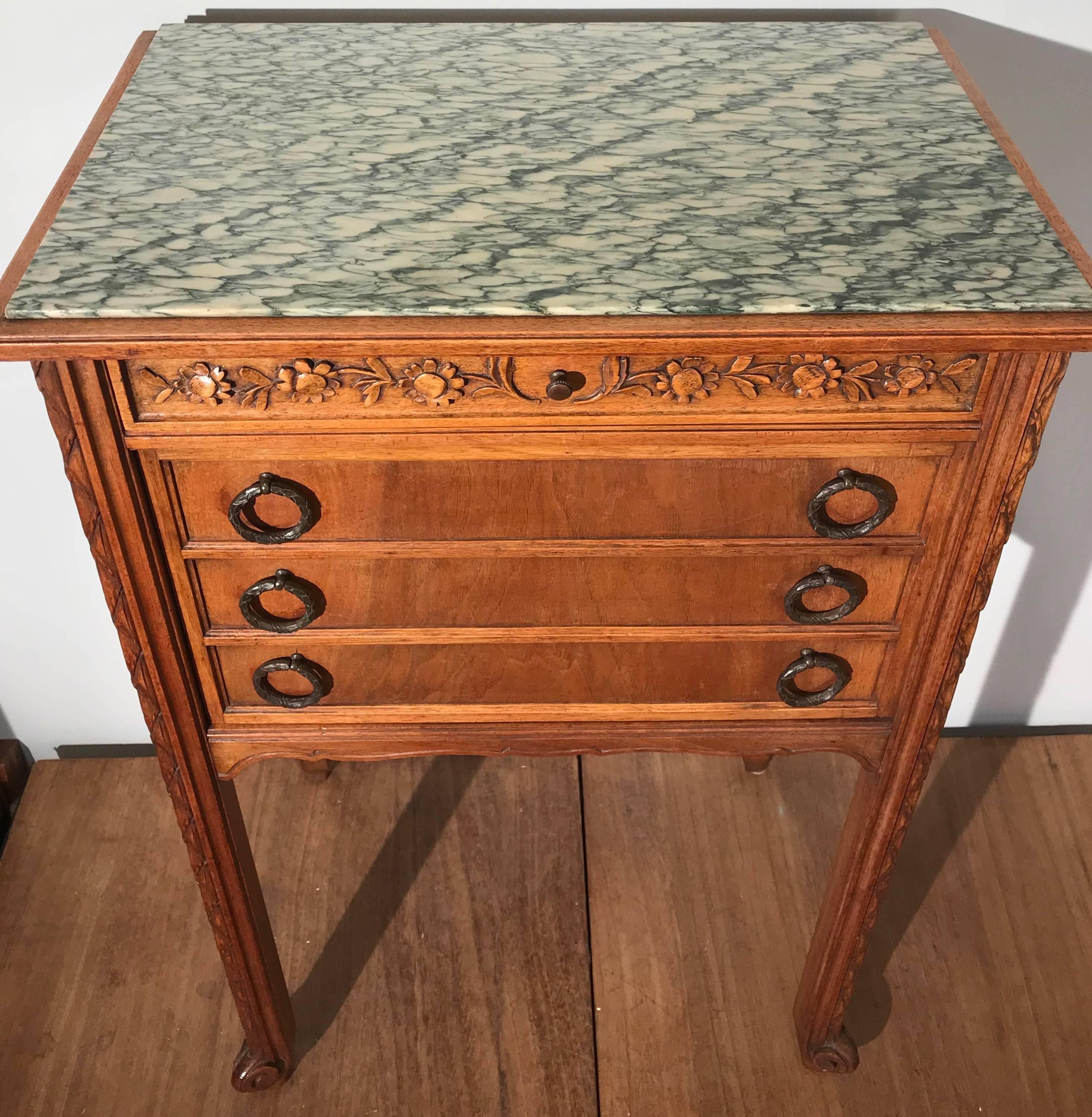 1900s French Hand-Carved Nutwood Side Table / Cabinet with Marble Top & Interior In Good Condition In Lisse, NL