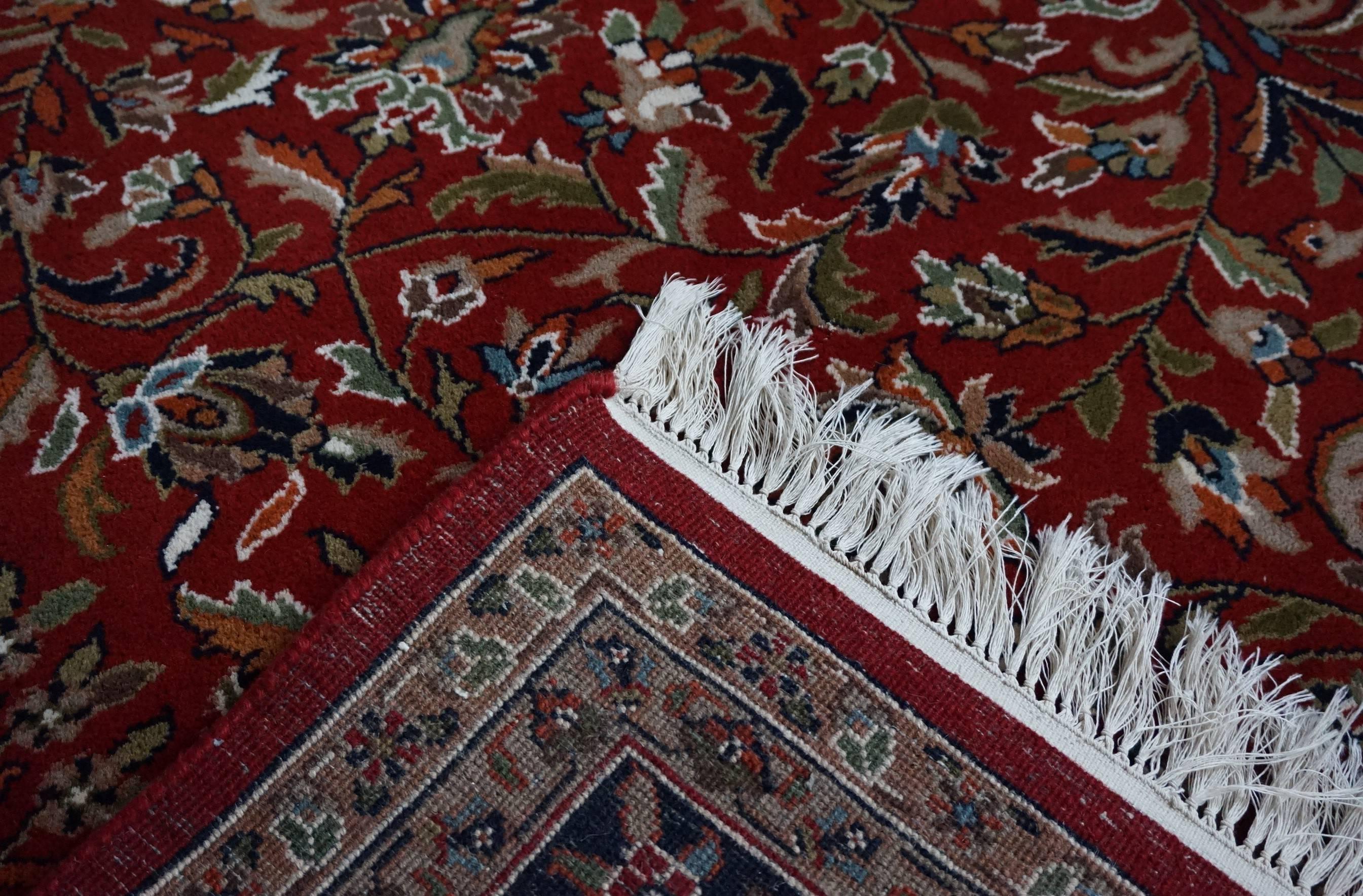 Stunning Bidjar Rug Fine Design and Vibrant Colors Hand-Knotted and Long 3