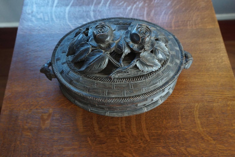 Rare & Hand-Carved Ratan Basket Design Black Forest Jewelry Box with Lock & Key For Sale 4