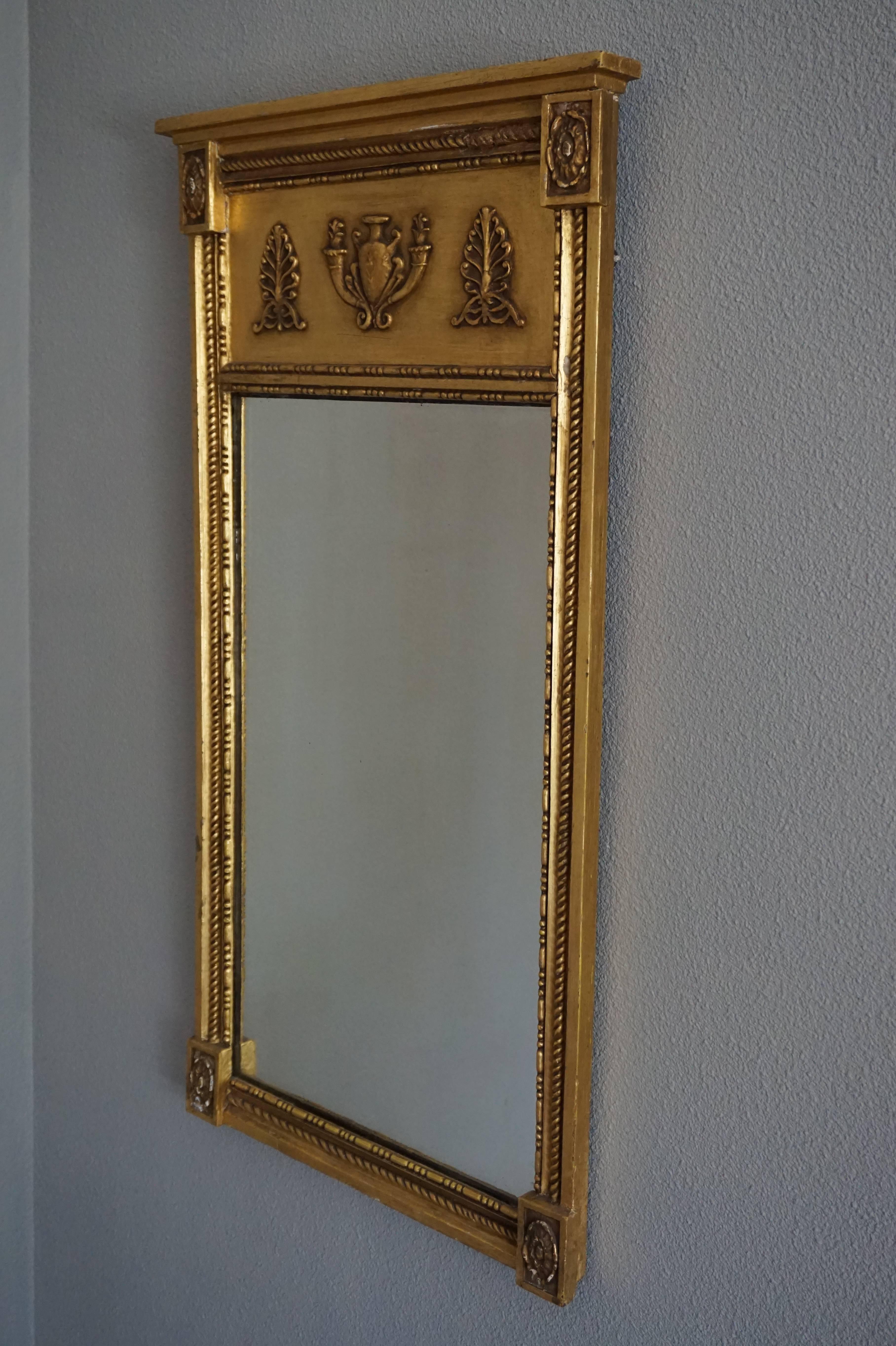 Miroir ancien et doré de style Empire/Napoleonique du milieu du XIXe siècle en vente 1