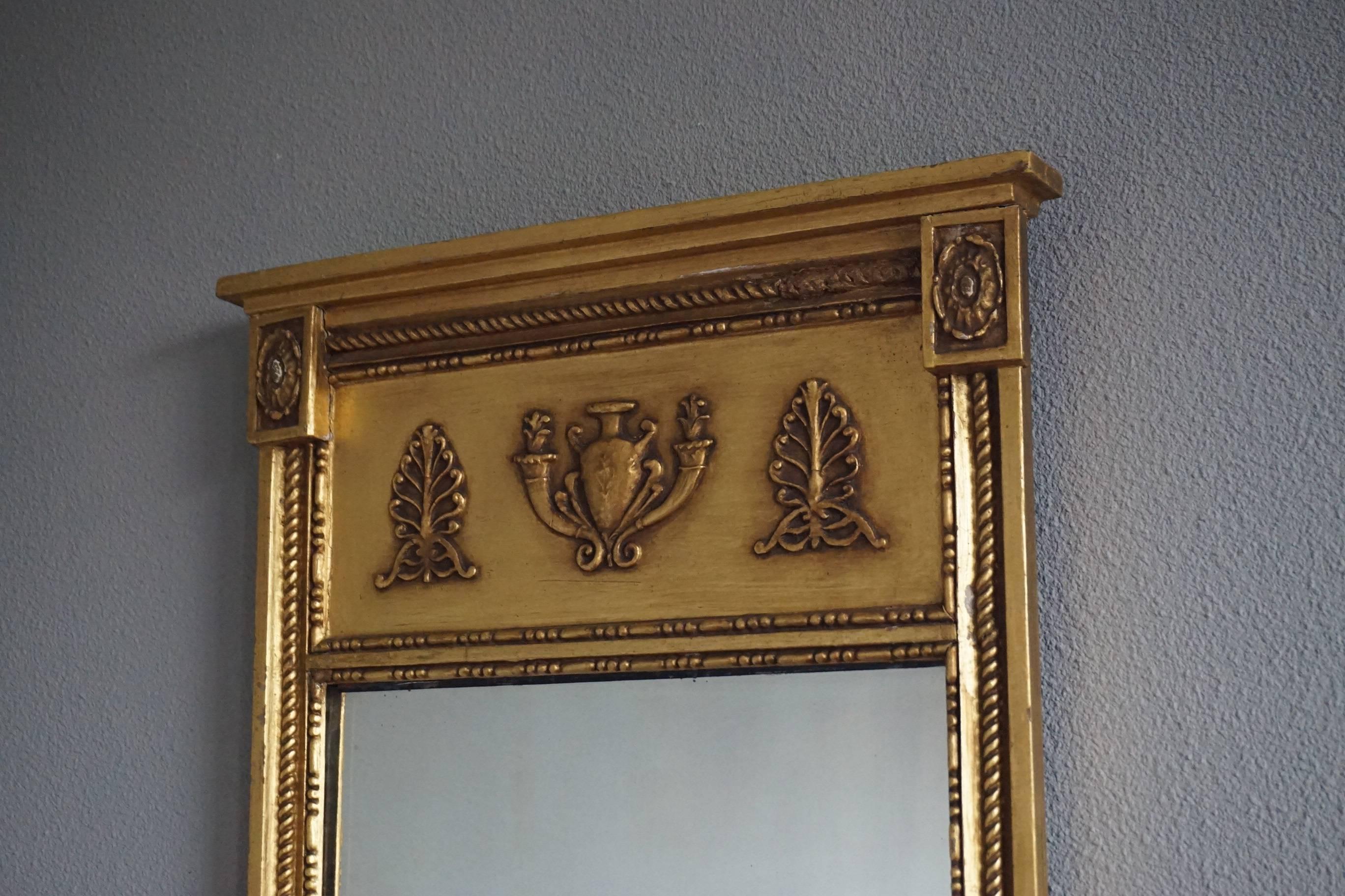 Néo-empire Miroir ancien et doré de style Empire/Napoleonique du milieu du XIXe siècle en vente