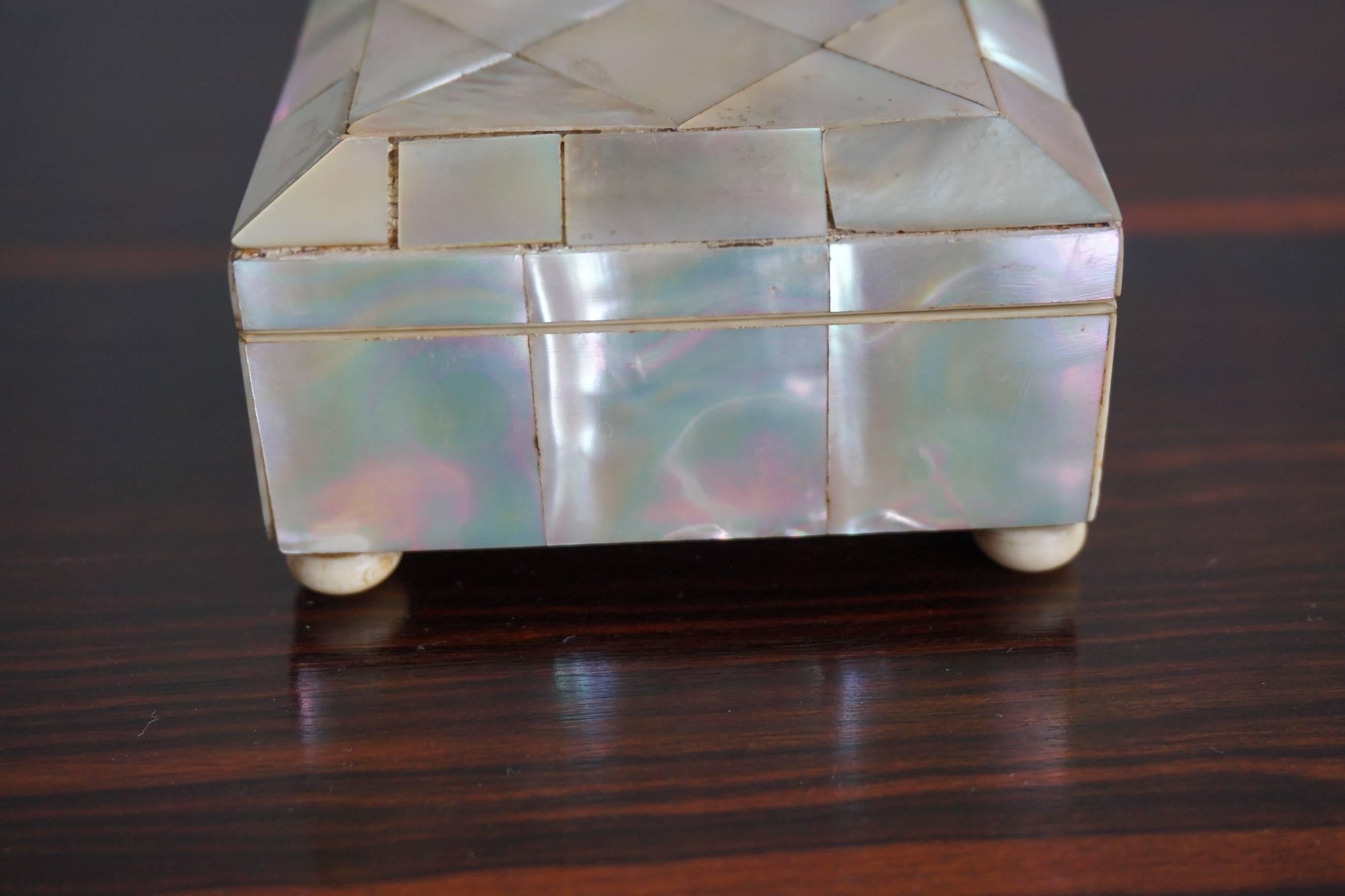 19th Century Mother-of-Pearl Spoon or Jewelry Box, Bone Lining and Silver Hinges 2