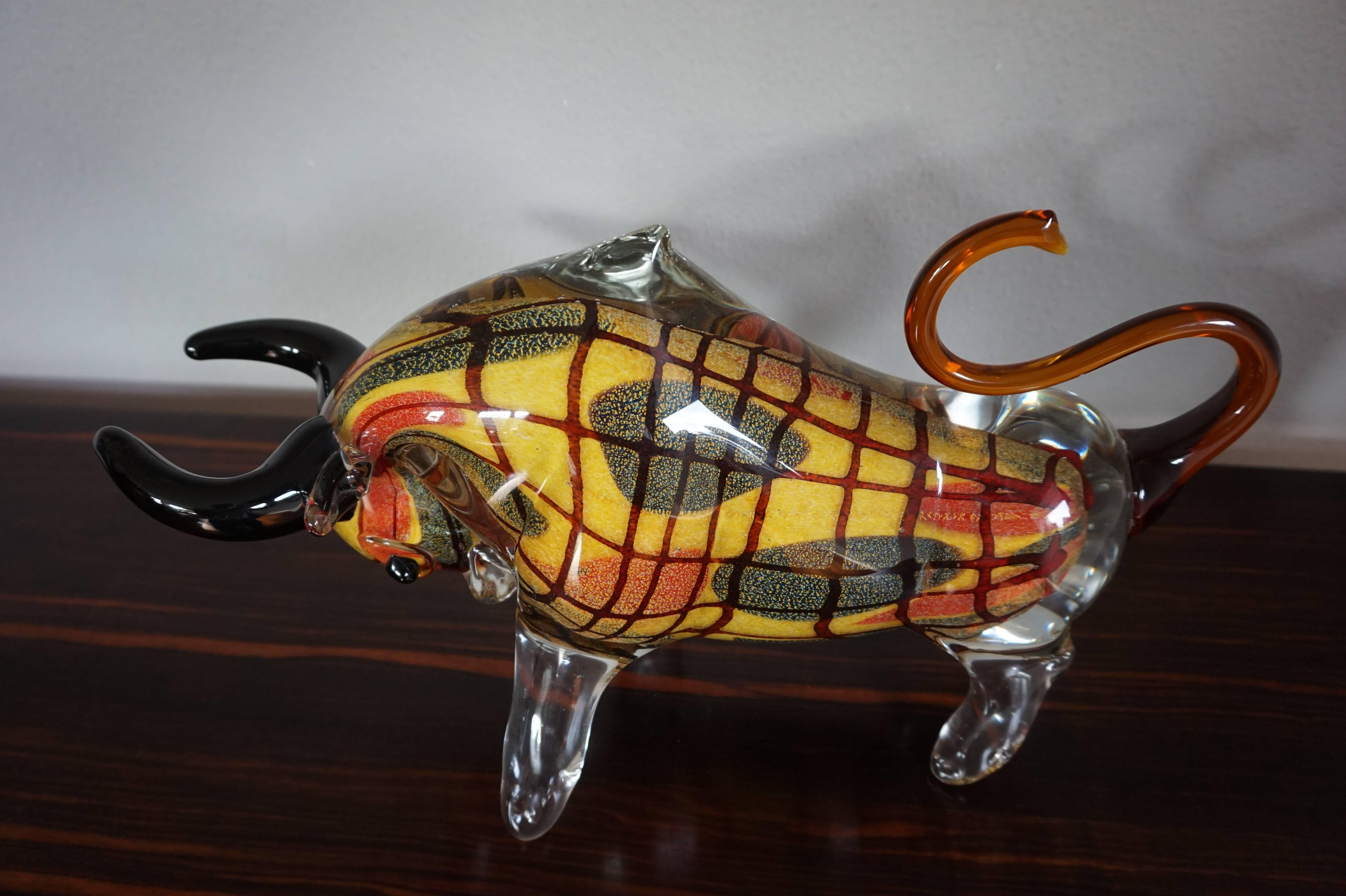 Stunning and Mint Murano Glass Art Sculpture 20th Century Charging Bull In Excellent Condition In Lisse, NL