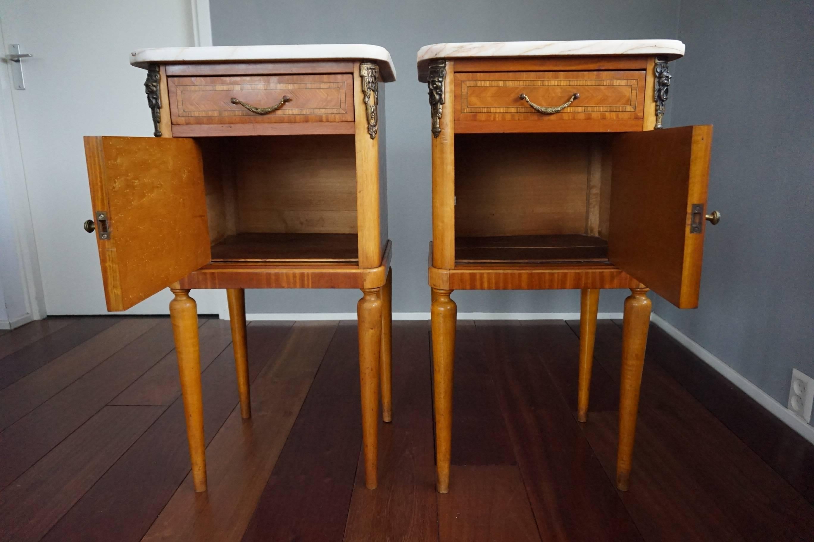 20th Century Antique Pair of Kingwood & Inlaid Satinwood Bedside Cabinets / Nightstands