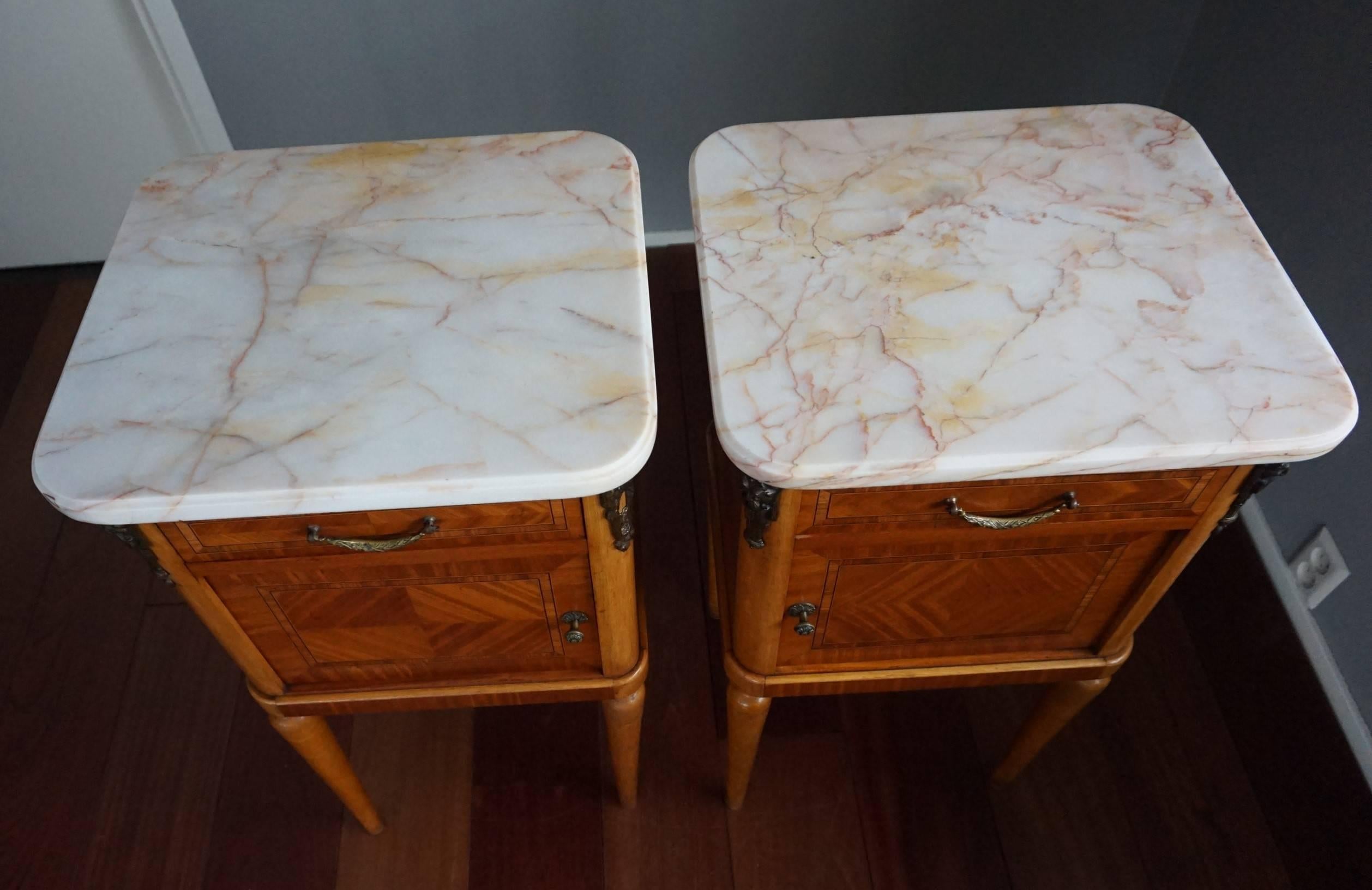 Antique Pair of Kingwood & Inlaid Satinwood Bedside Cabinets / Nightstands 4