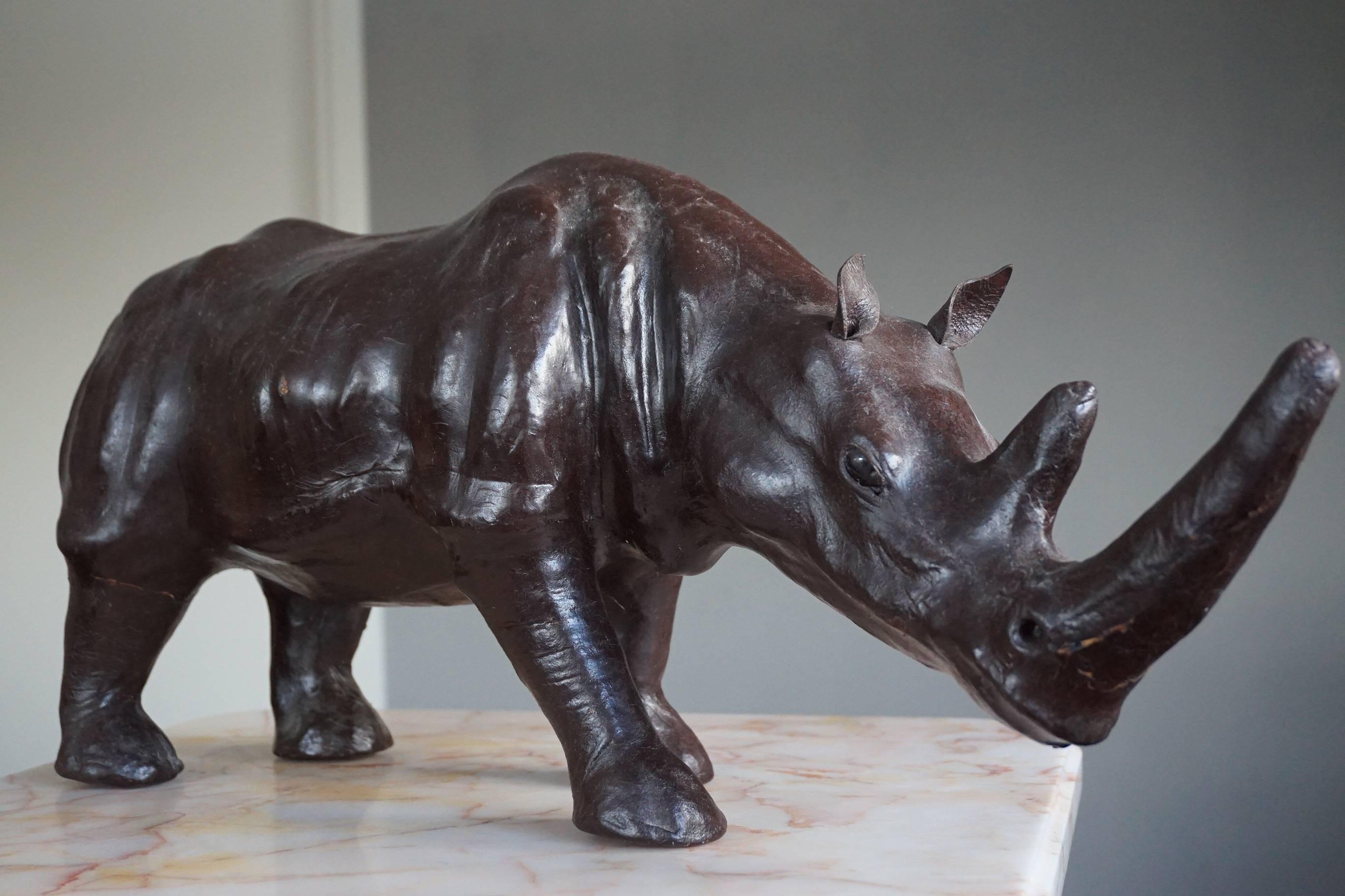 Early 20th Century Sizable Rhino Sculpture Leather on Hand-Carved Wood In Good Condition In Lisse, NL