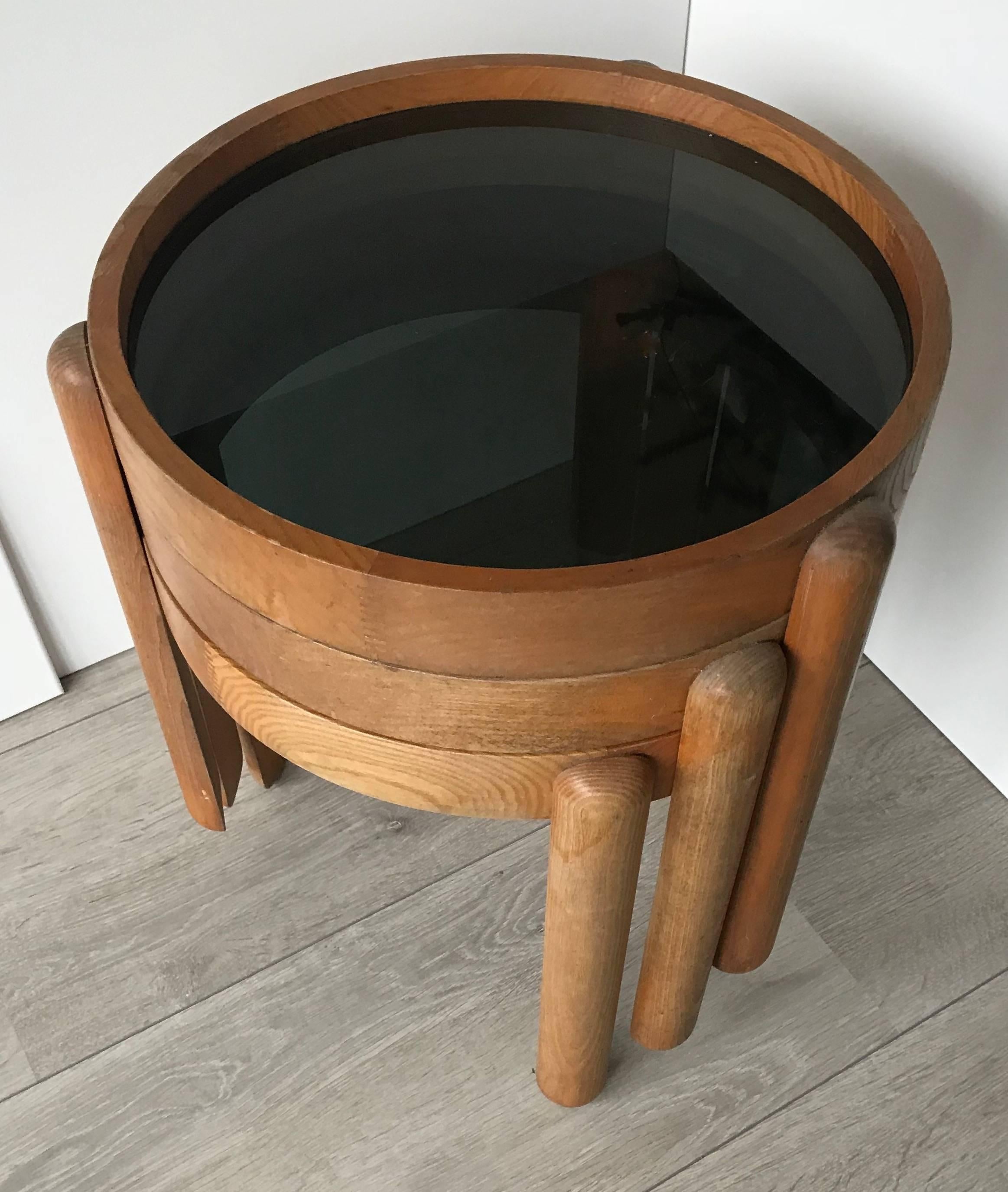 circular nest of tables