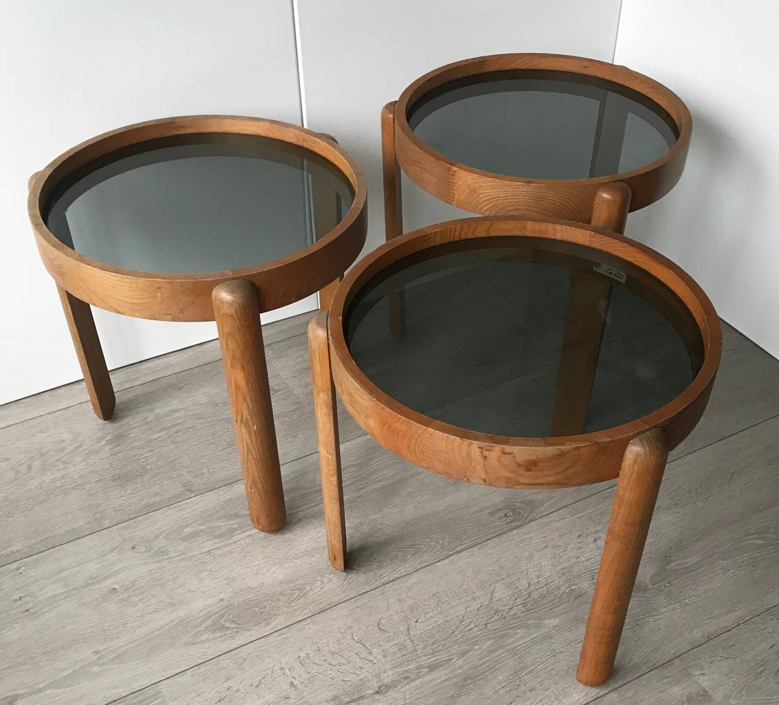 Mid-Century Modern Italian Design Circular Set of Tables by Porada Arredi Cabiate, Wood and Glass
