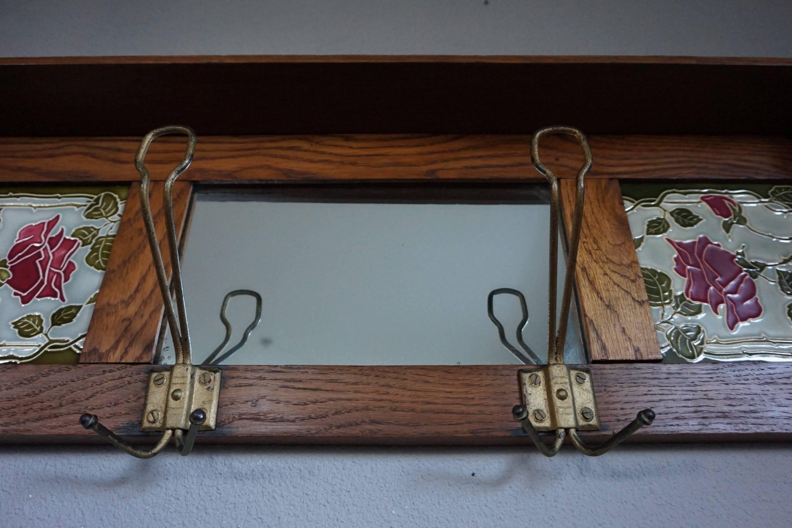 Early 1900s Arts and Crafts Oak & Majolica Tiles Wall Coat Rack W. Roses Pattern In Good Condition In Lisse, NL