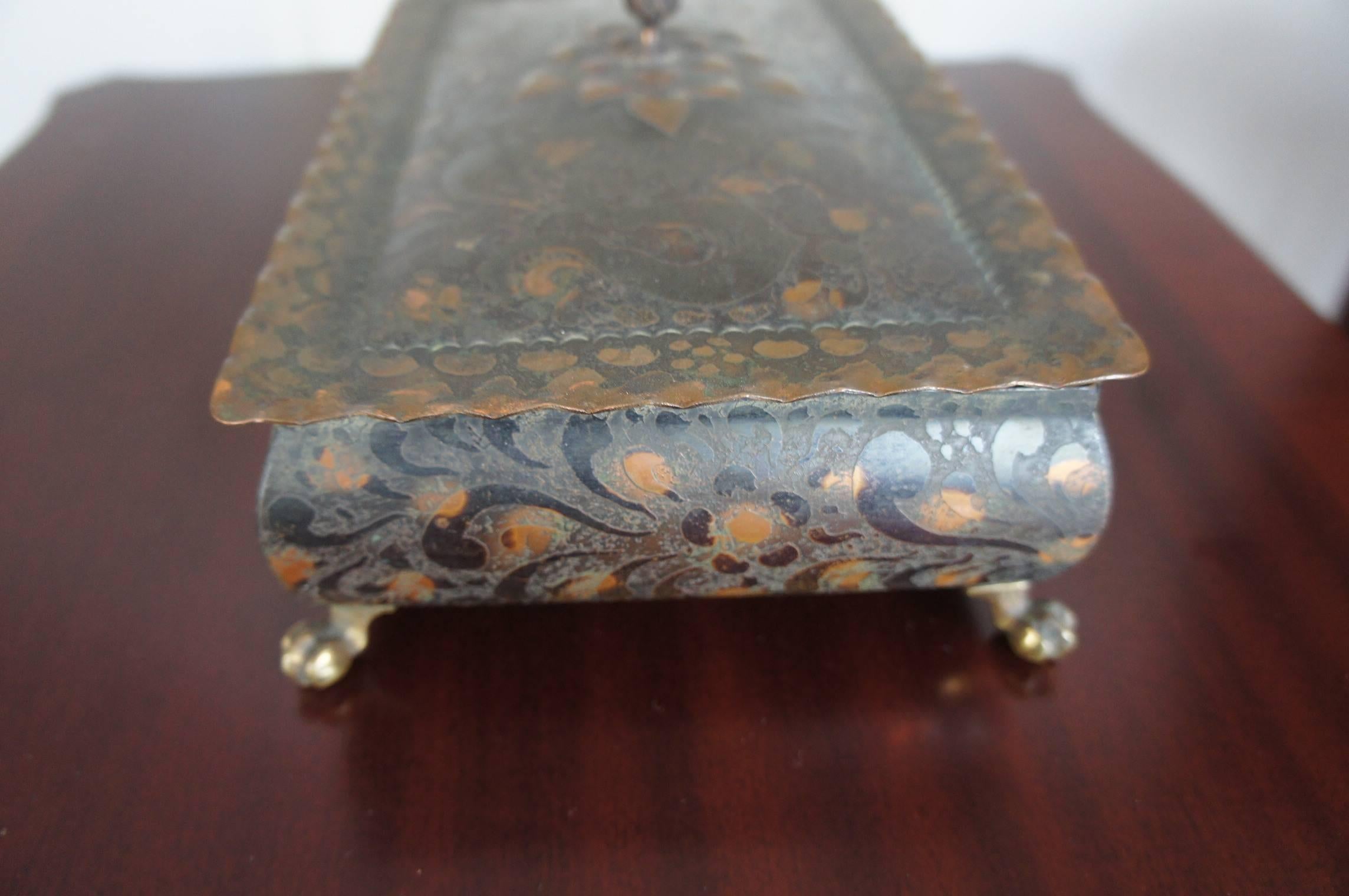 Arts and Crafts Style Copper Box with Acid Etched Leaf Motifs on Brass Claw Feet For Sale 1