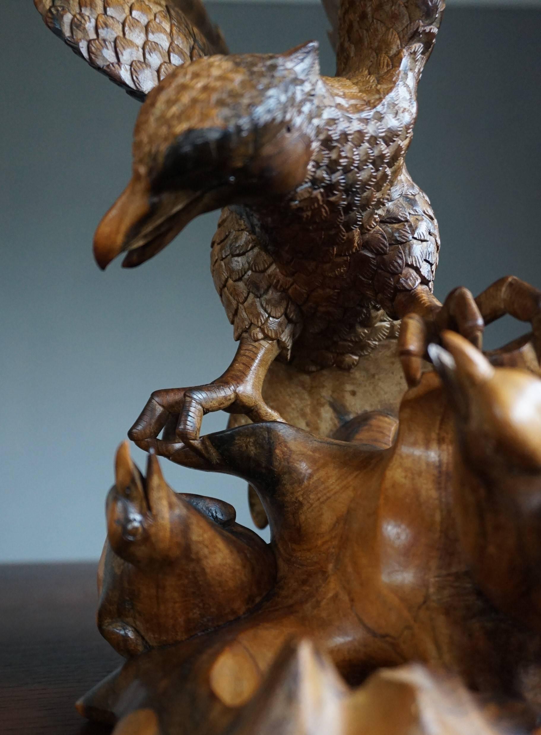Hand-Carved Solid Macassar Ebony Bird Feeding Chicks Sculpture Great Condition In Excellent Condition In Lisse, NL