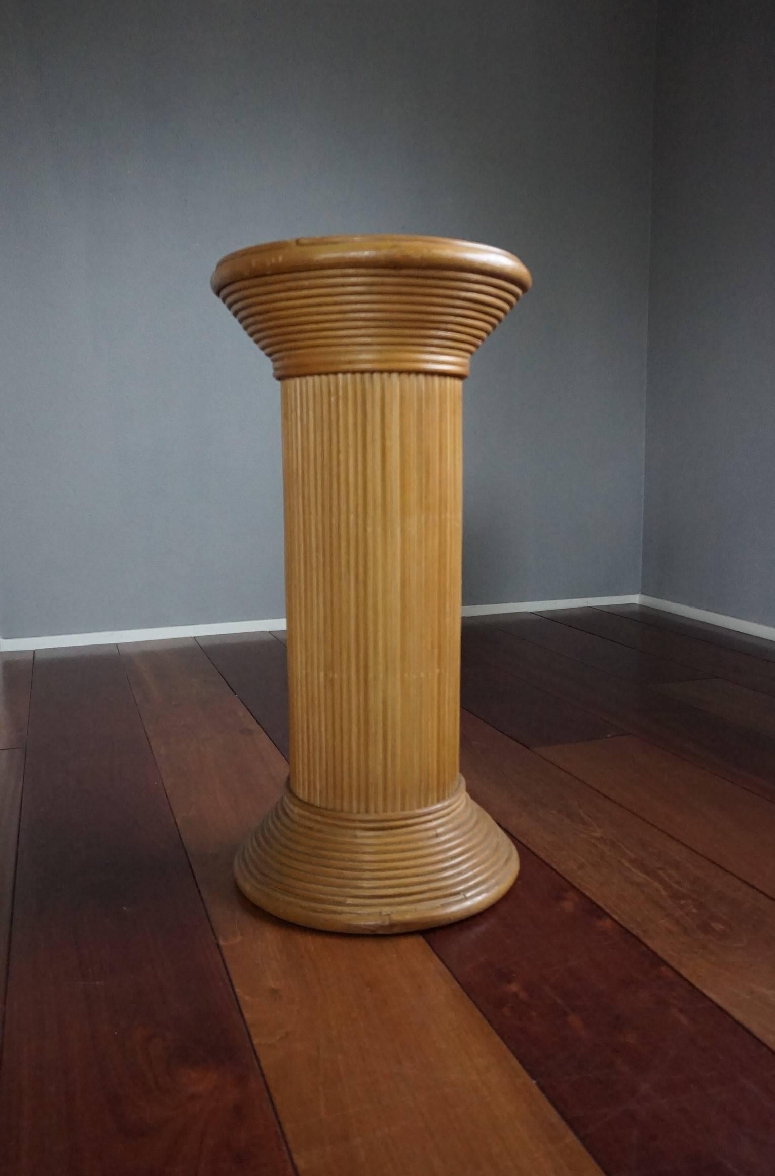 Hand Crafted and Stylish Mid-Century Rattan Pedestal / Plant Stand / Column In Good Condition In Lisse, NL