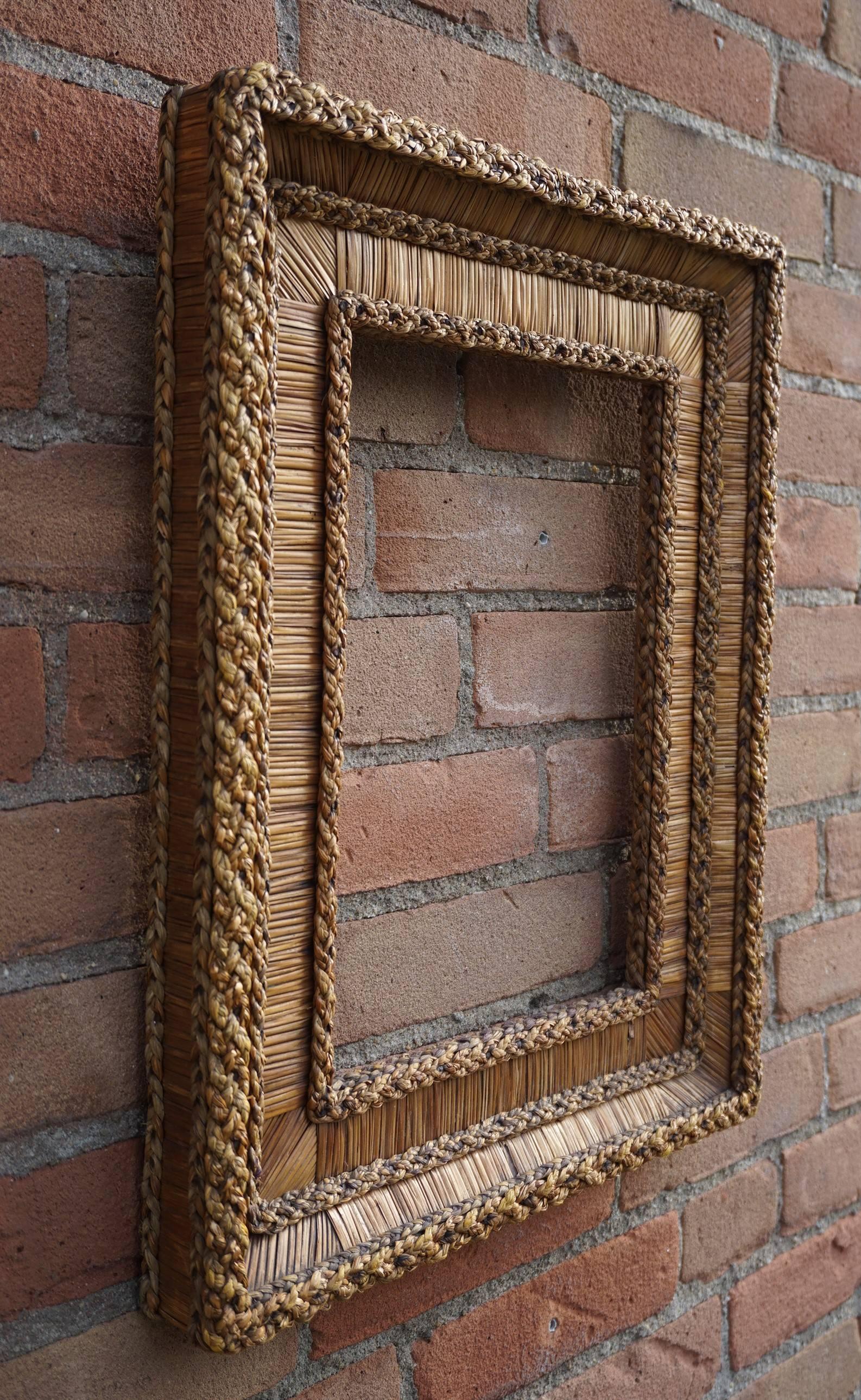 Vintage Hand-Woven Straw on Wood, Stylishly Organic Picture or Mirror Frame  In Good Condition In Lisse, NL