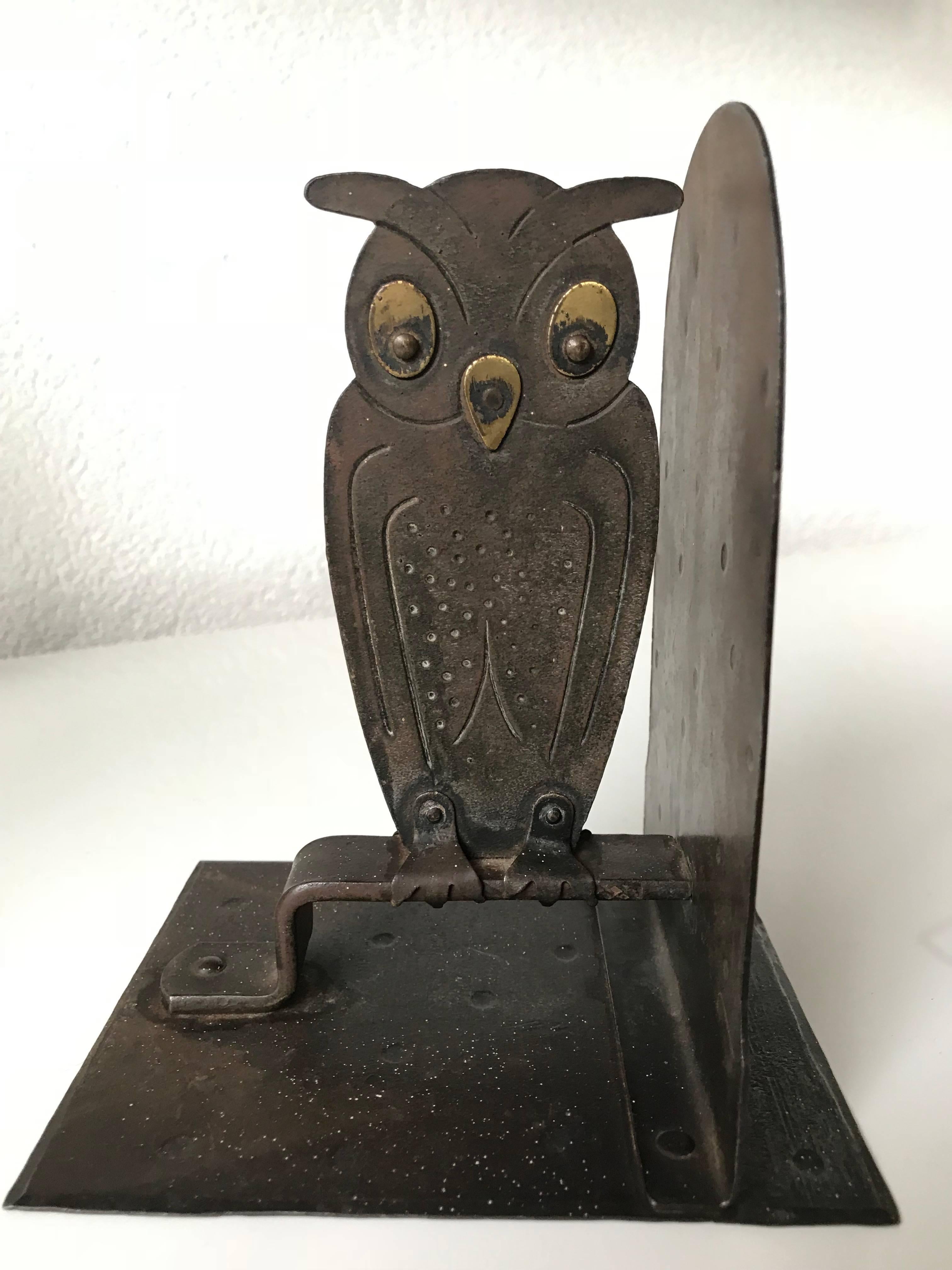 Arts and Crafts Vintage 1920s Hammered Metal Owl Bookend by Goberg, Hugo Berger, Germany
