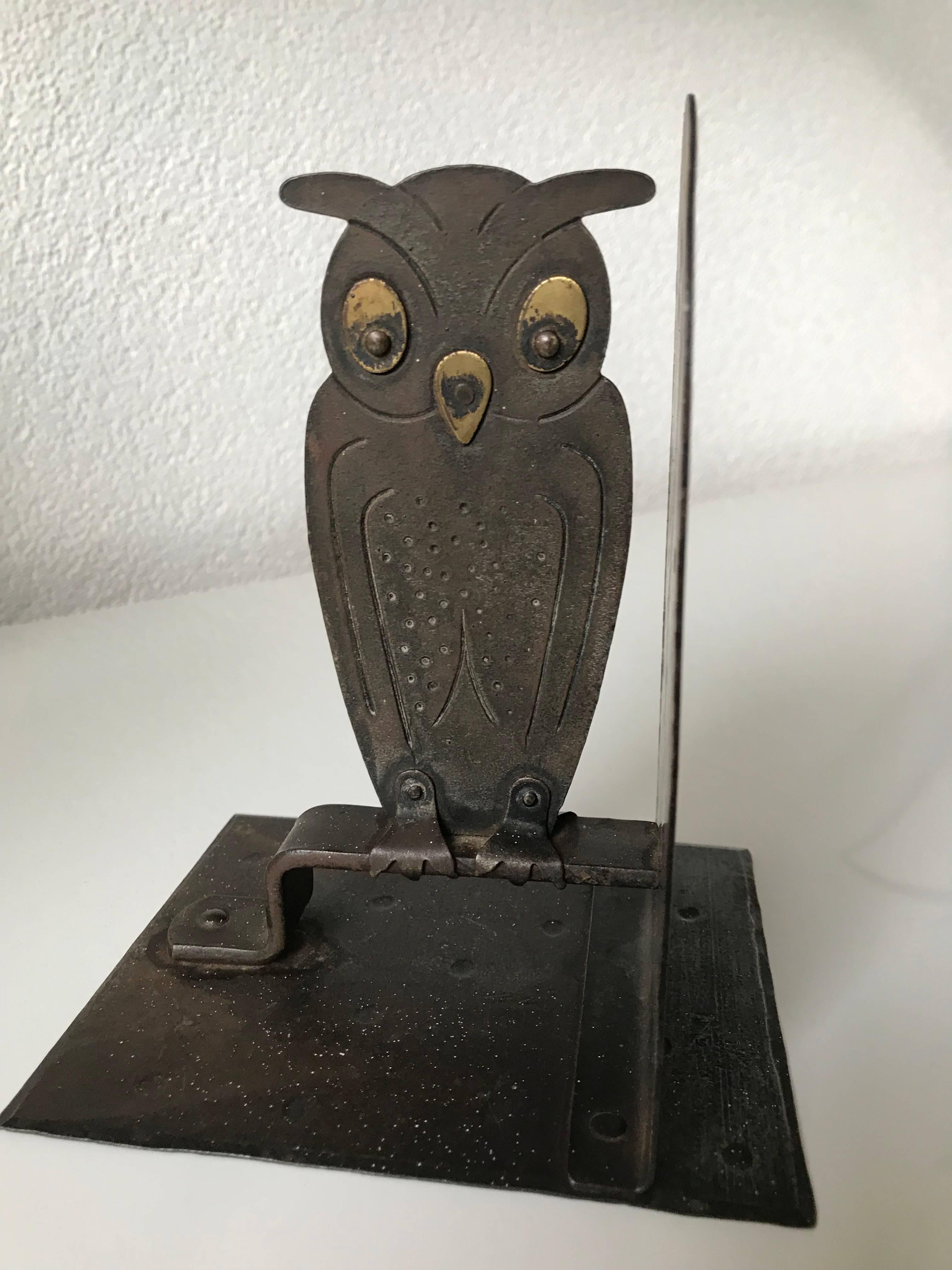Vintage 1920s Hammered Metal Owl Bookend by Goberg, Hugo Berger, Germany 1