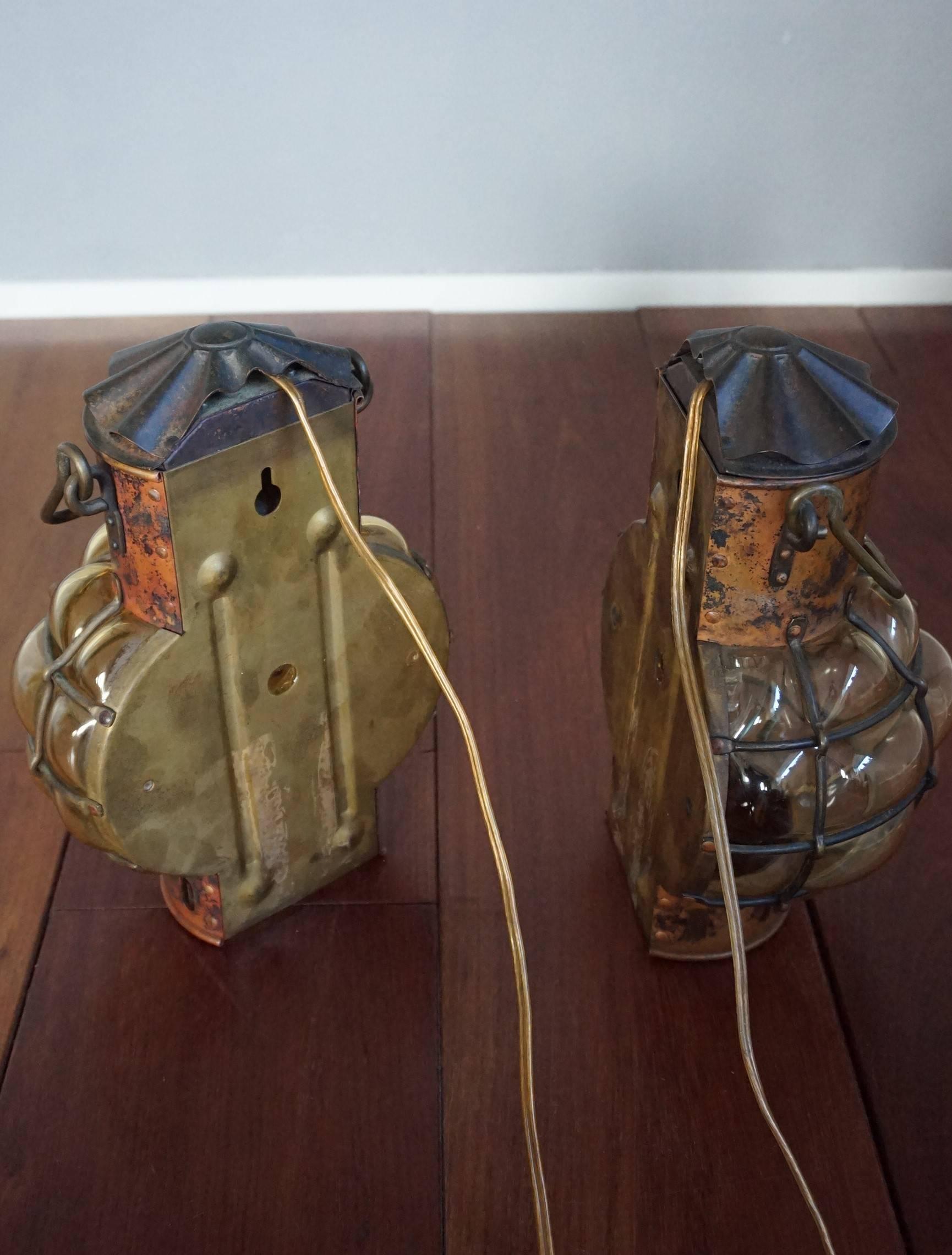 Pair of Nautical Theme Ships Wall Lamps with Amber Glass Blown in Brass Frames In Excellent Condition In Lisse, NL