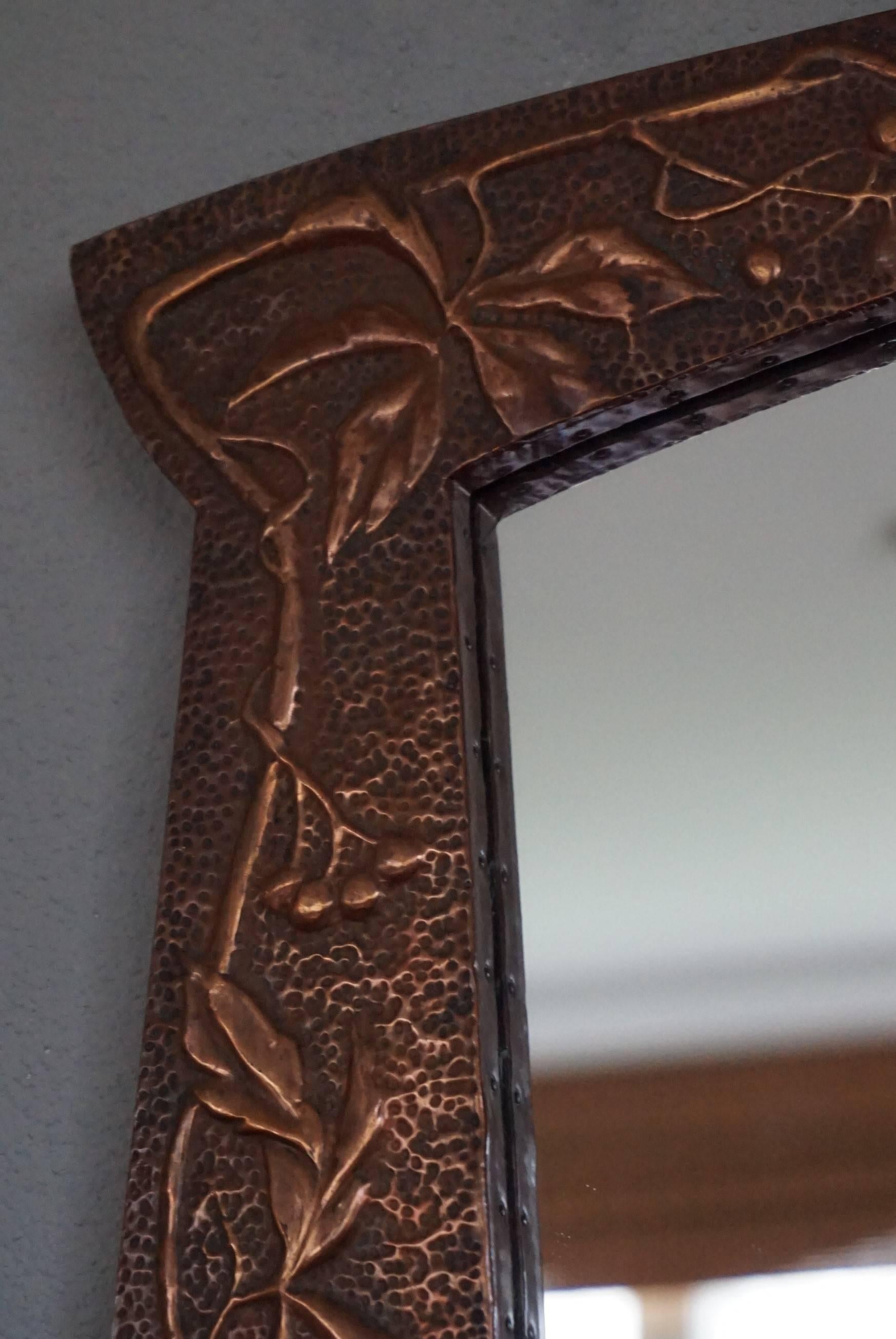 Arts and Crafts Hand Hammered & Embossed Copper Wall Mirror / Picture Frame In Excellent Condition In Lisse, NL