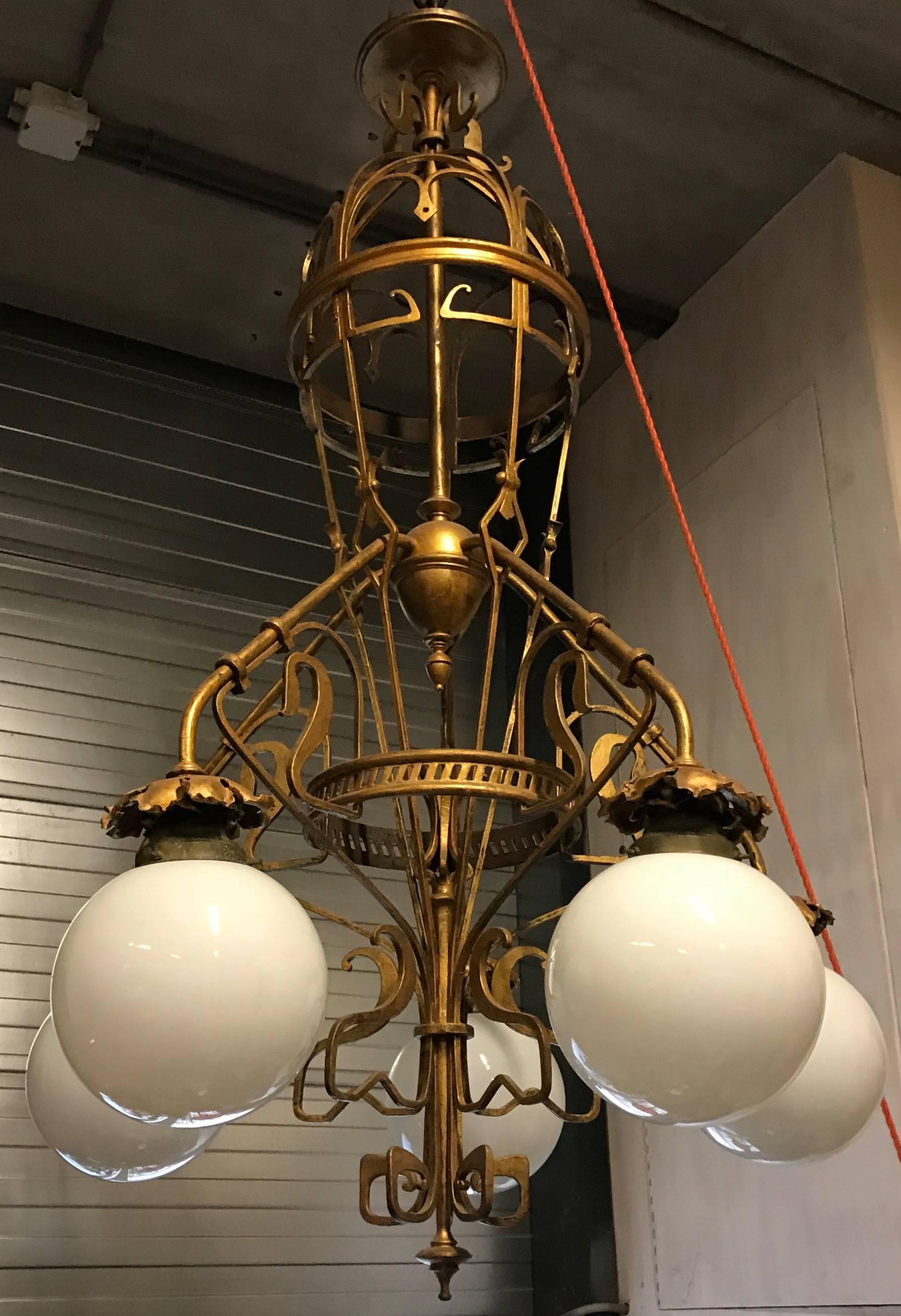 Large Art Nouveau Wrought Iron and Brass Chandelier Gustave Serrurier-Bovy Style 1