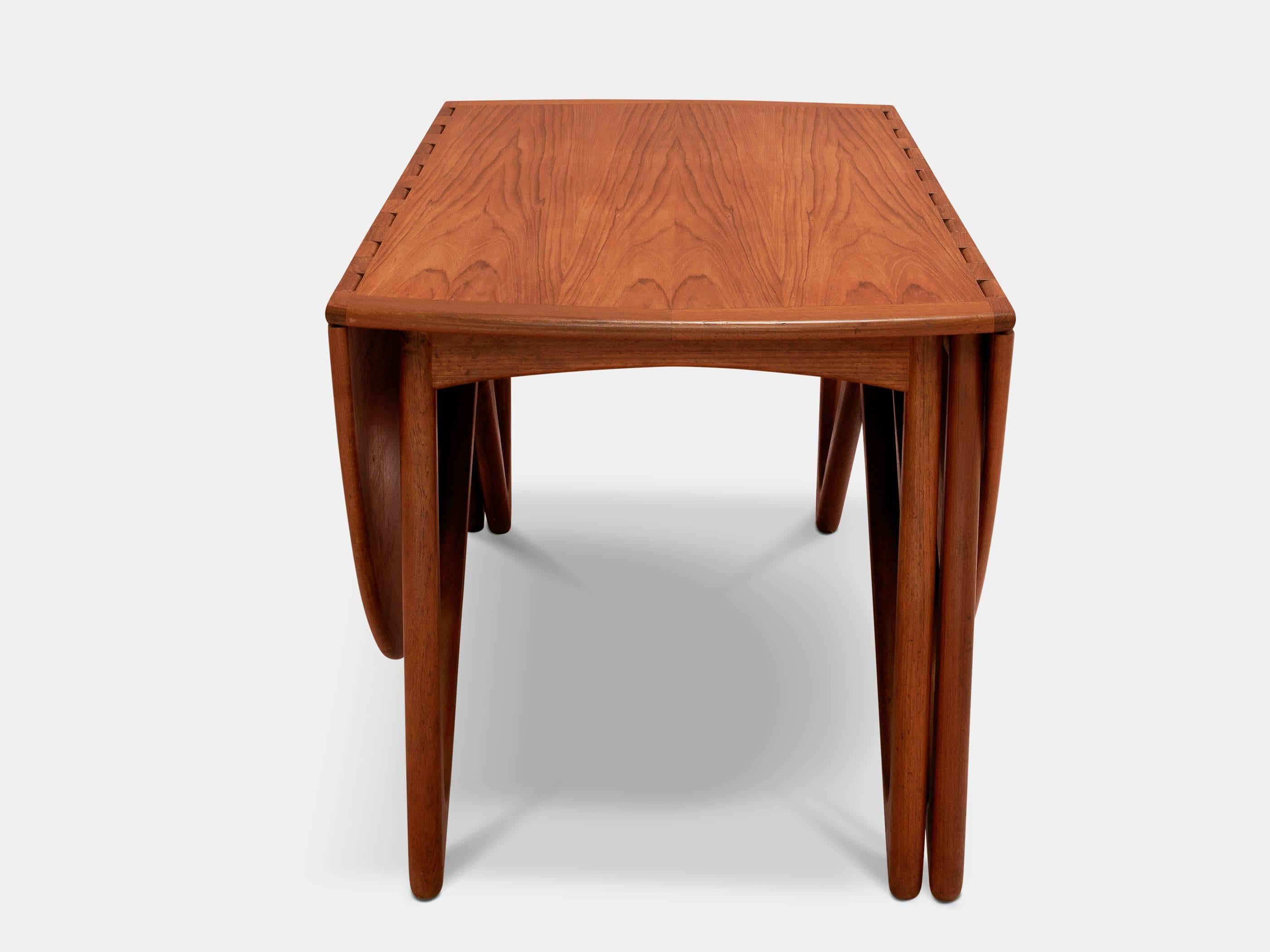 Scandinavian Modern Gate-Leg Table by the danish designer Niels Kofoed For Sale