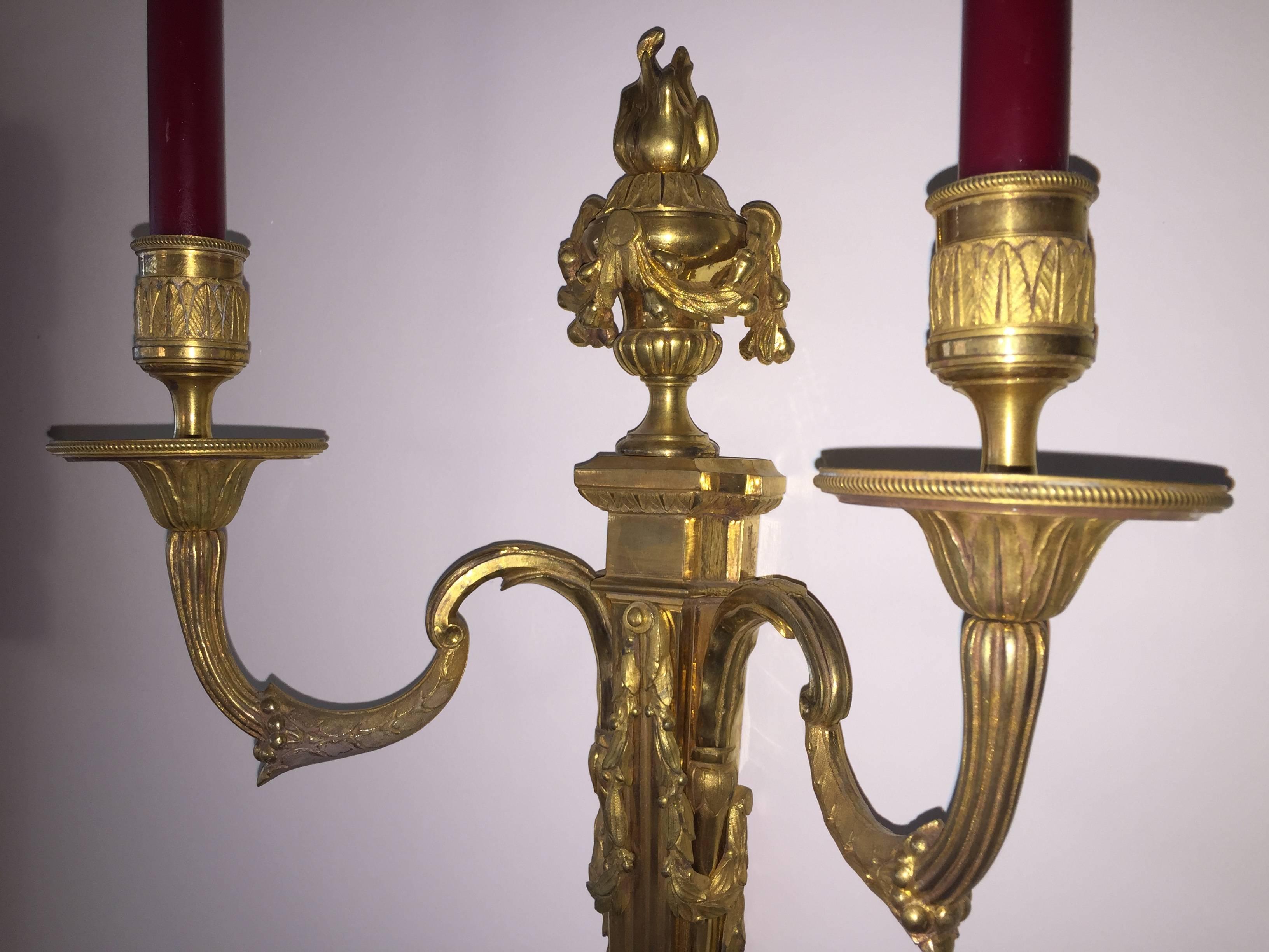 Pair of Louis XVI Gilt Bronze Candlesticks Wall Lights In Excellent Condition For Sale In Rapperswil-Jona, CH