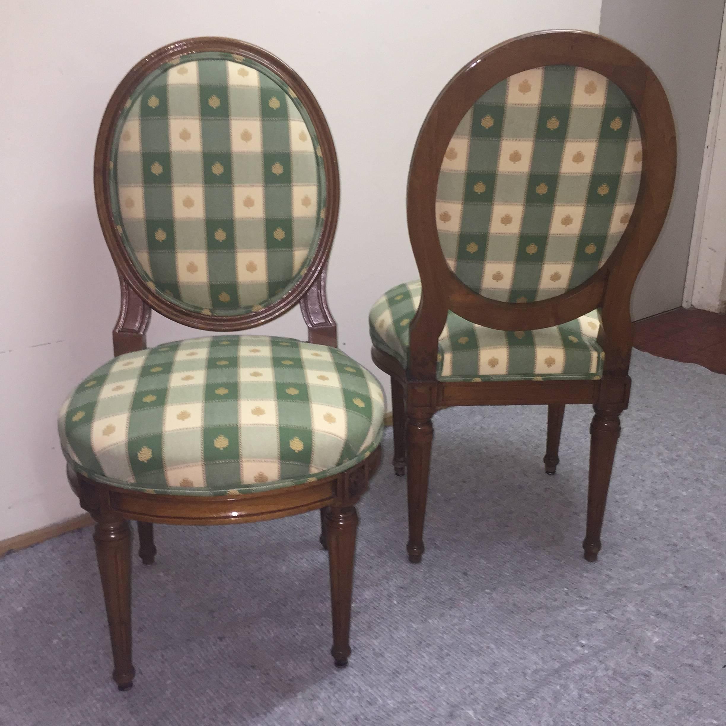 Swiss Chairs pair 18th Century, walnut For Sale
