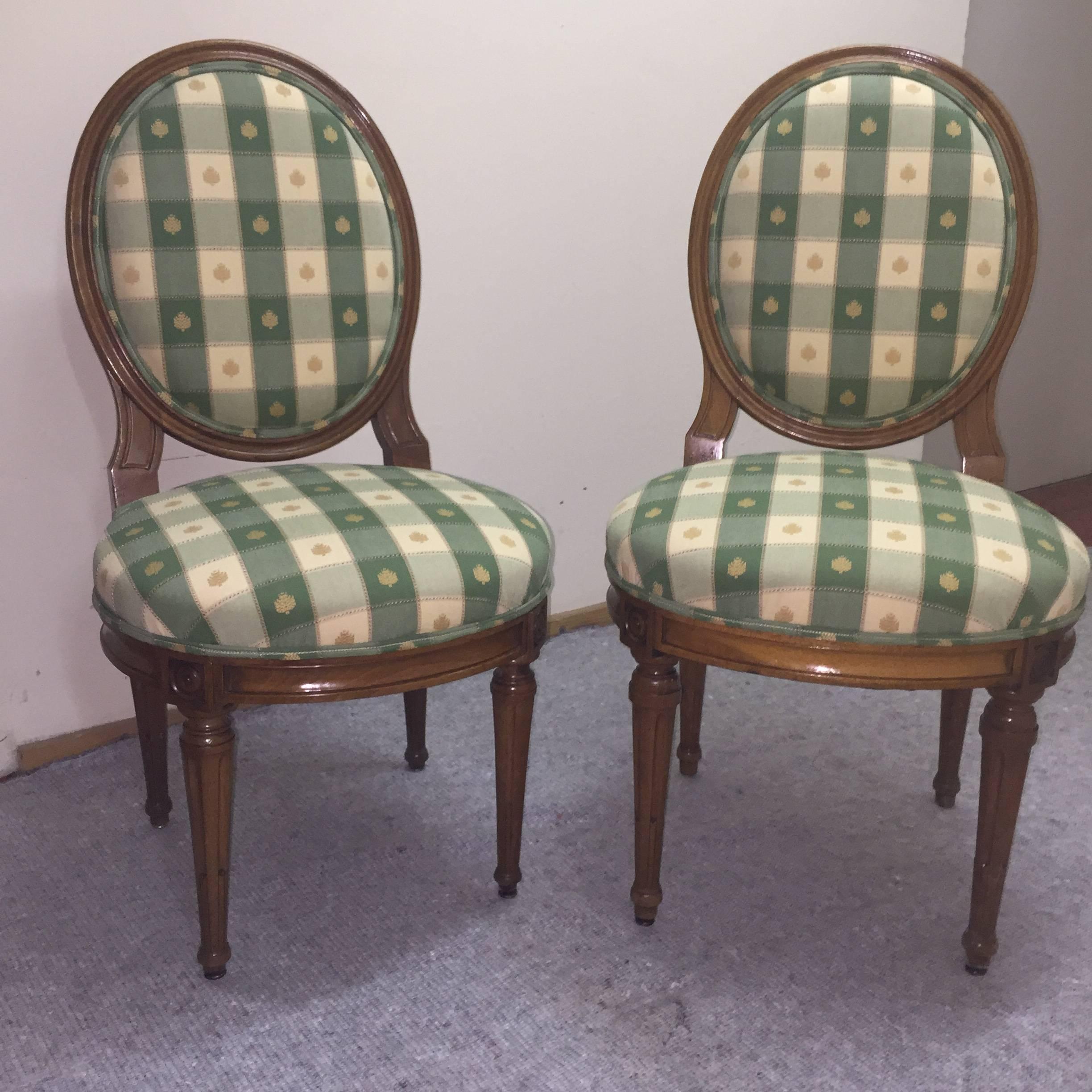 Carved Chairs pair 18th Century, walnut For Sale