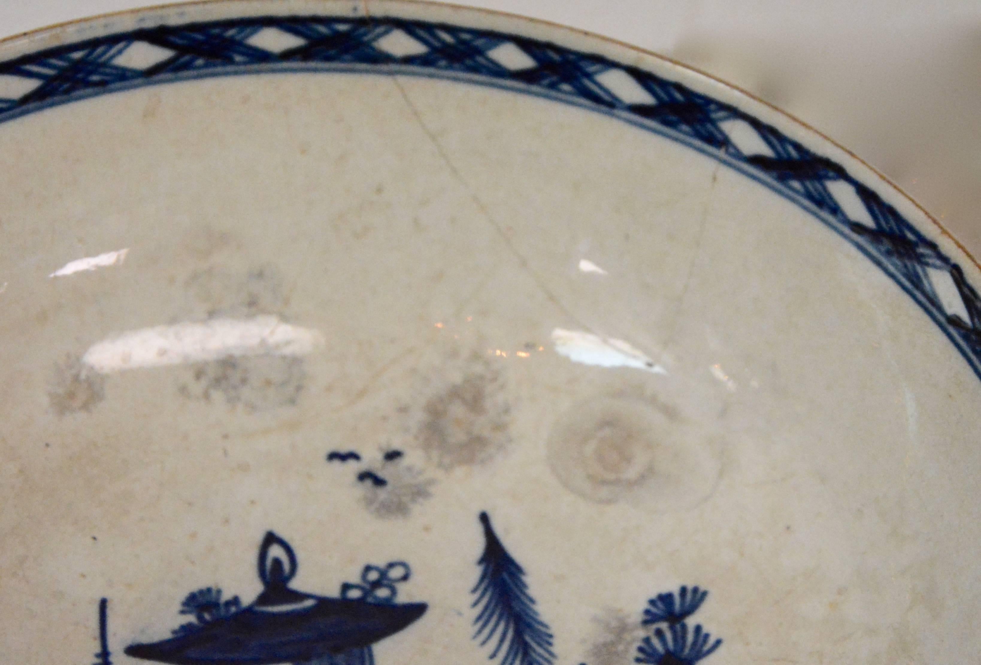 Chinese Export Porcelain Bowl For Sale 1