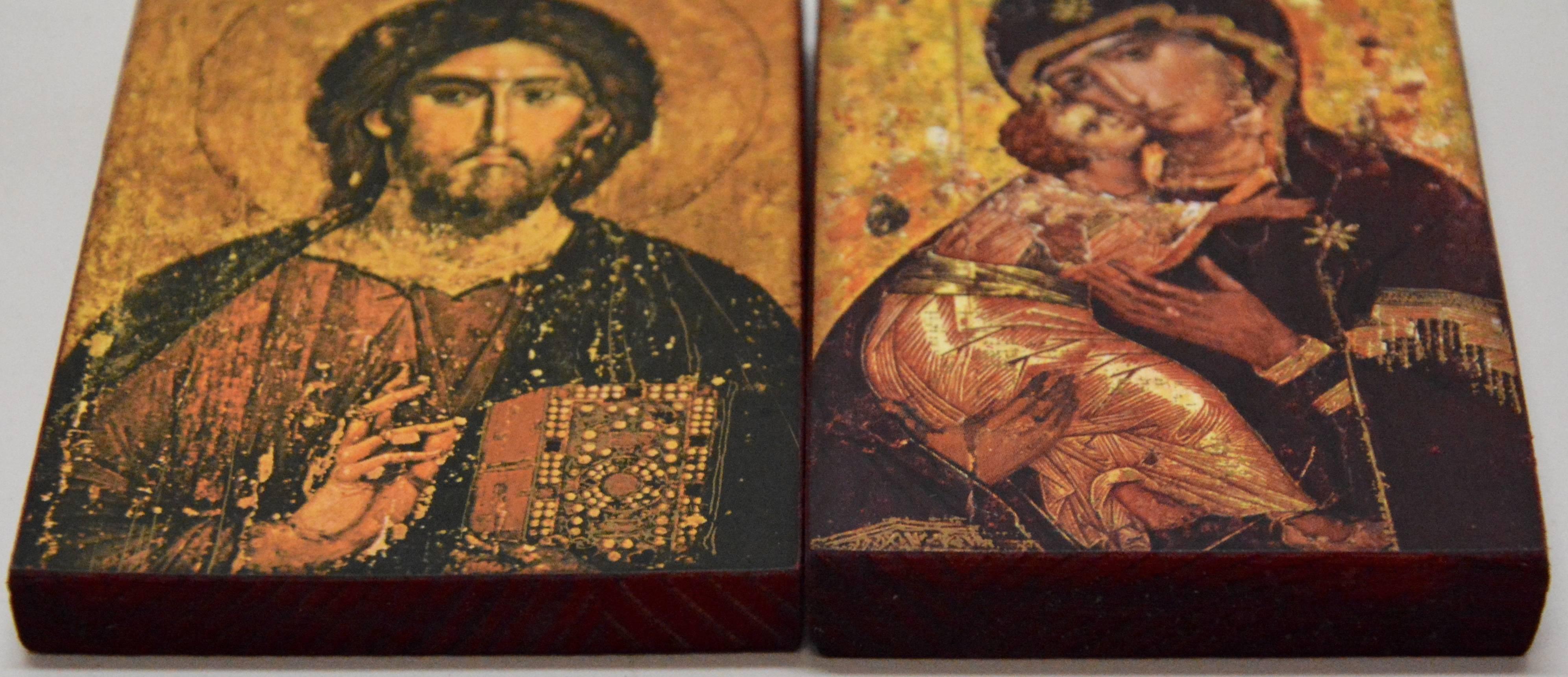Prints on Wood of Religious Icons Christ and Mary, the Mother of God   In Excellent Condition In Cookeville, TN