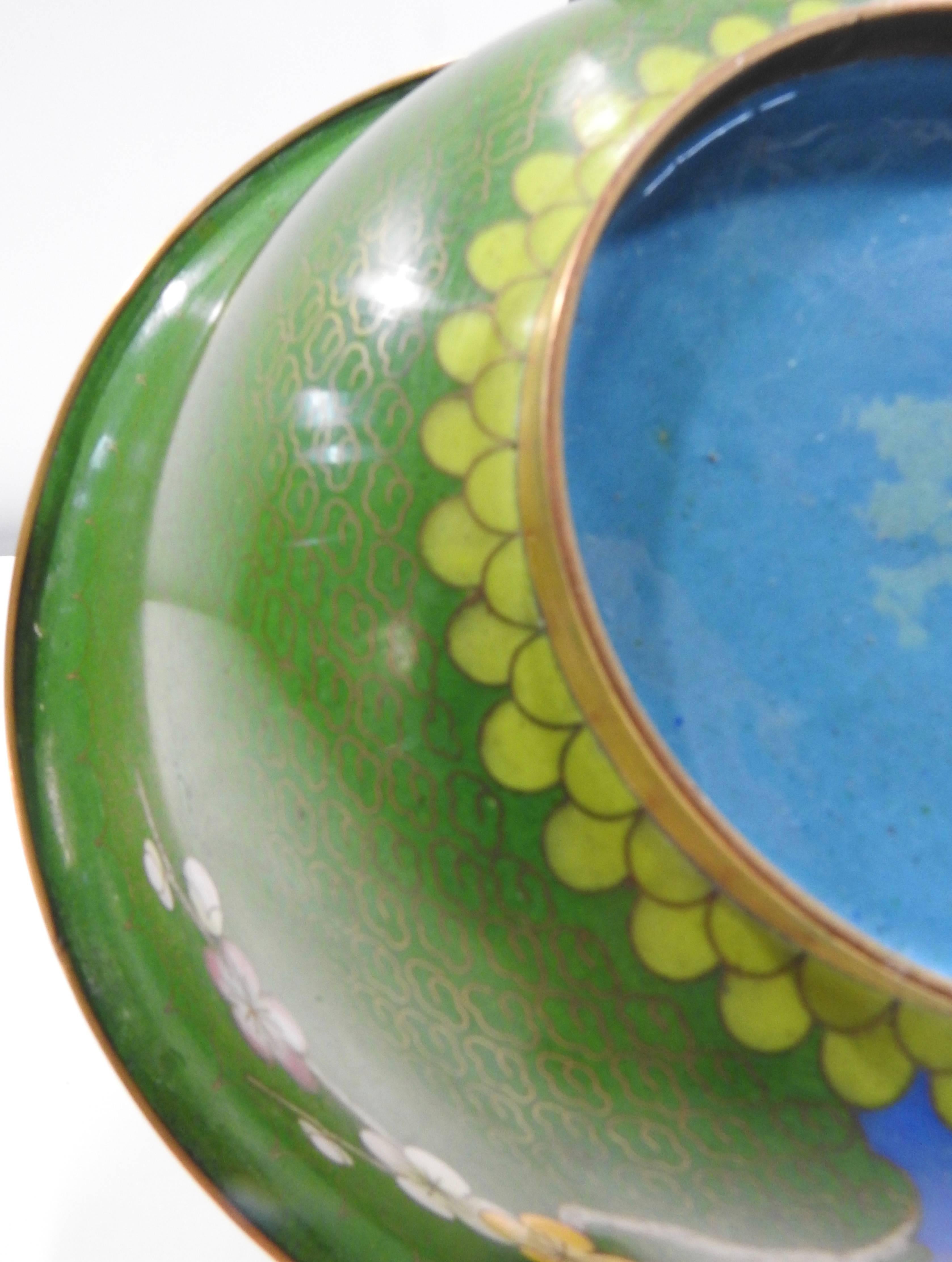 Cloisonné Bowl with Floral Details Midcentury In Good Condition For Sale In Cookeville, TN