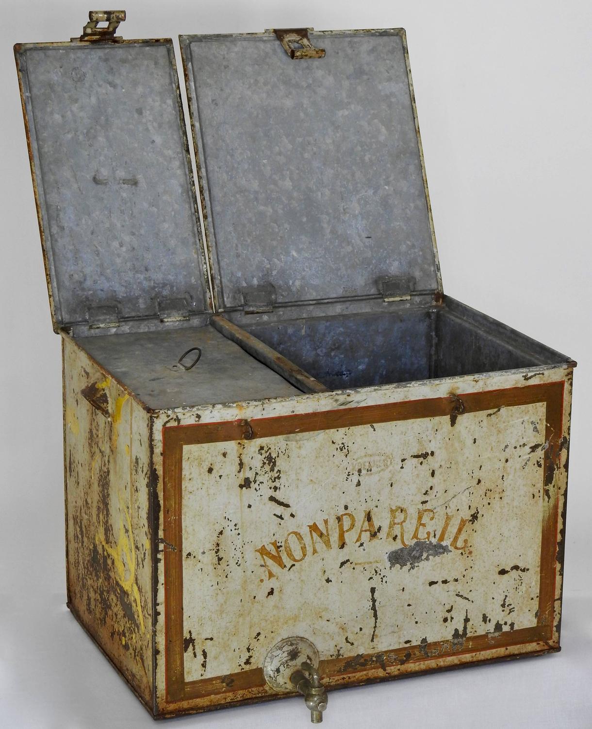 20th Century French Non Pareil Metal Ice Box For Sale at 1stdibs
