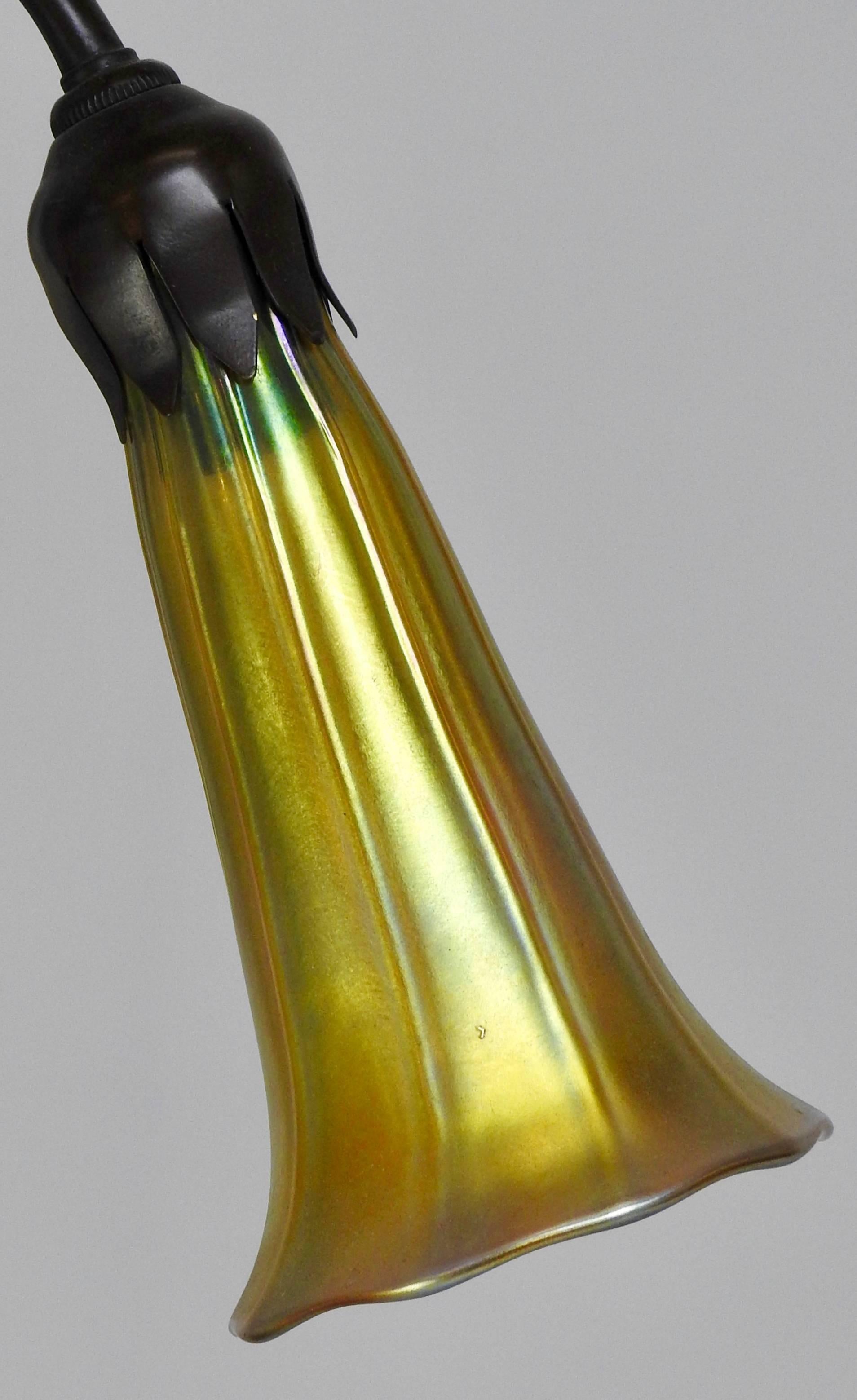 American Art Nouveau Tiffany New York, Three-Arm Lily Table Lamp