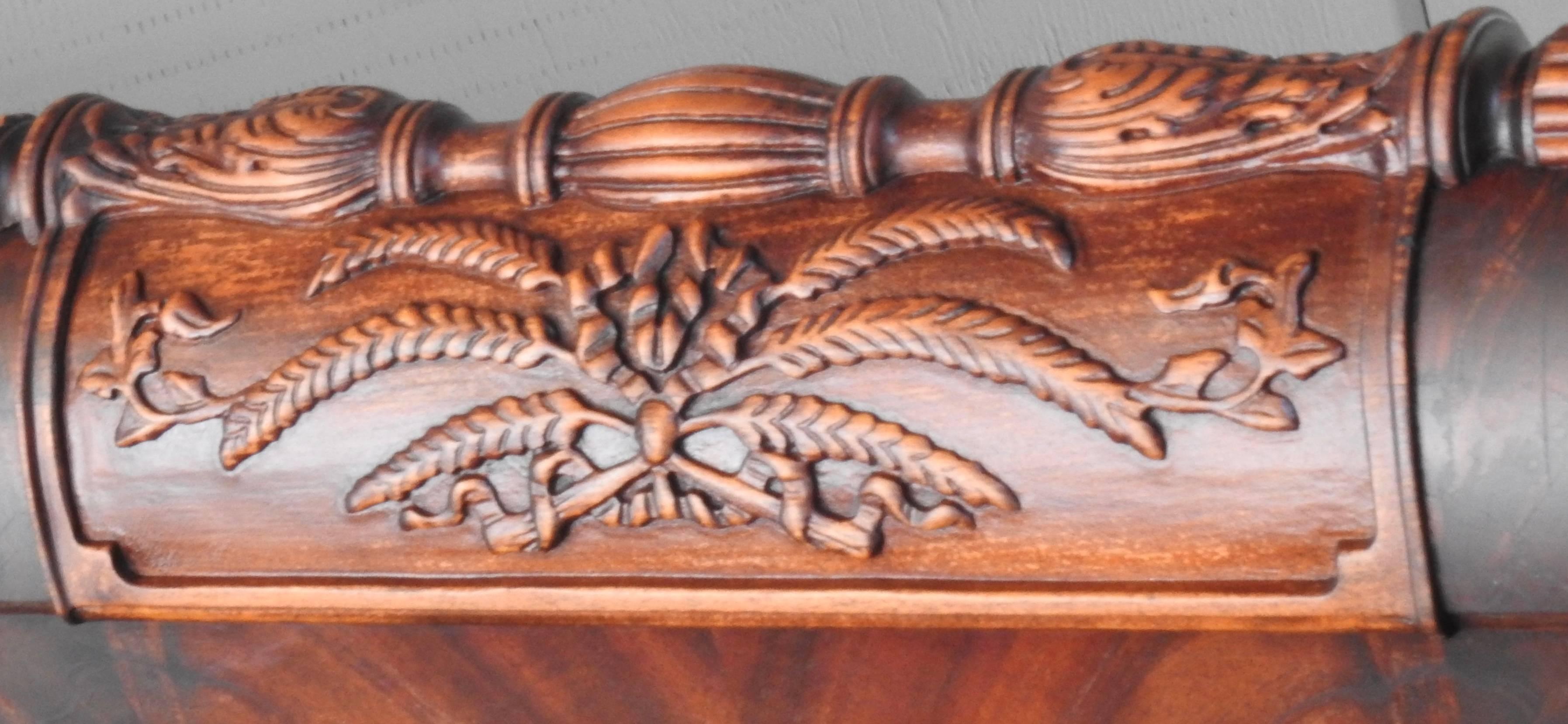 Early 20th Century, Flame Mahogany Bed & Rails In Good Condition In Cookeville, TN